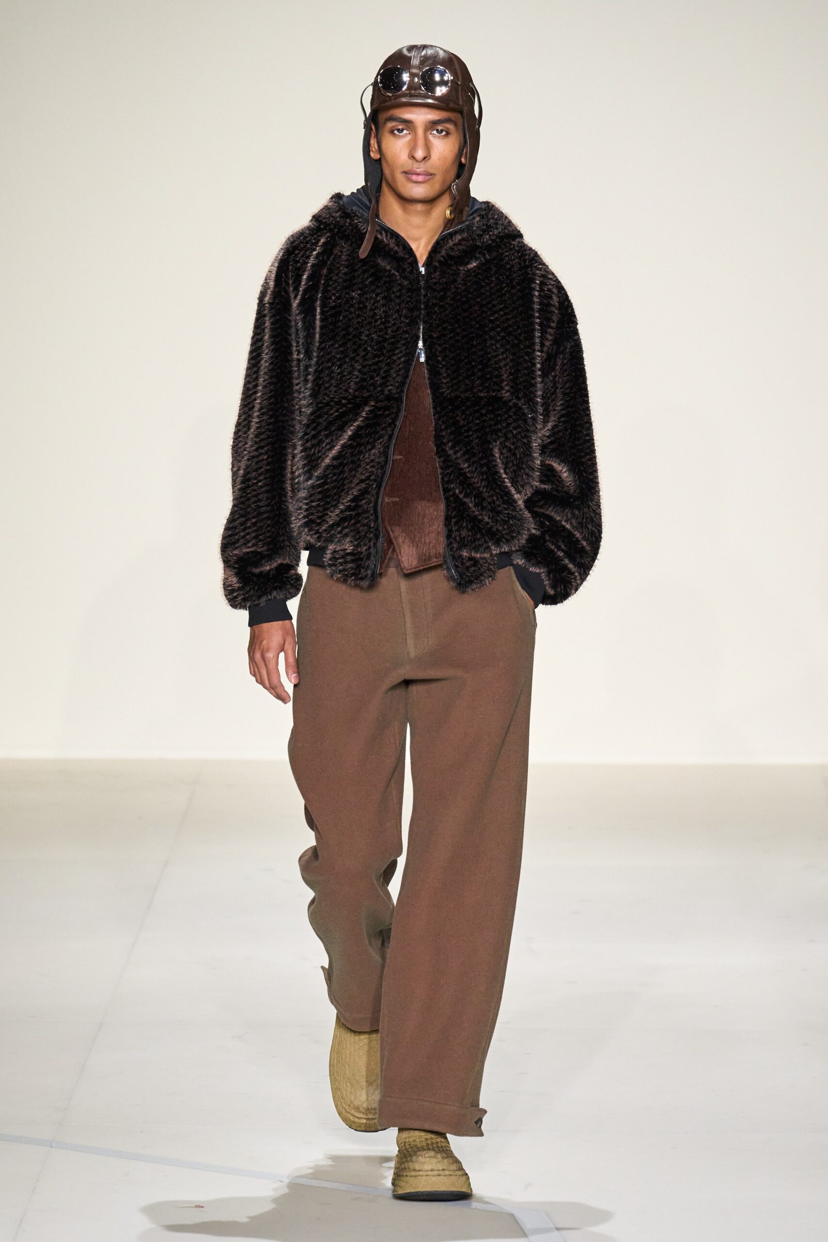 Emporio Armani F/W 23 Menswear Look 56
