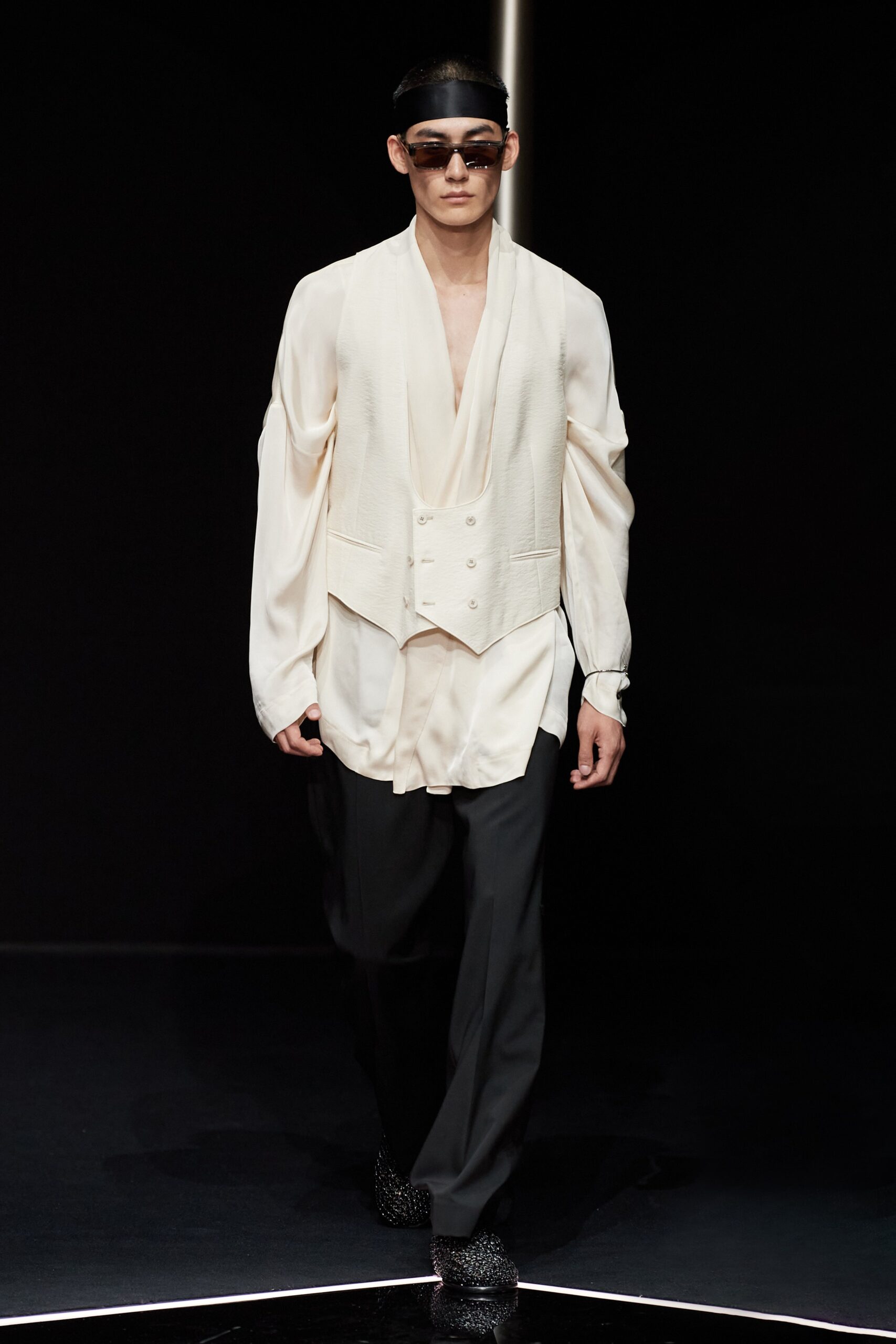 Emporio Armani S/S 24 Menswear Look 76