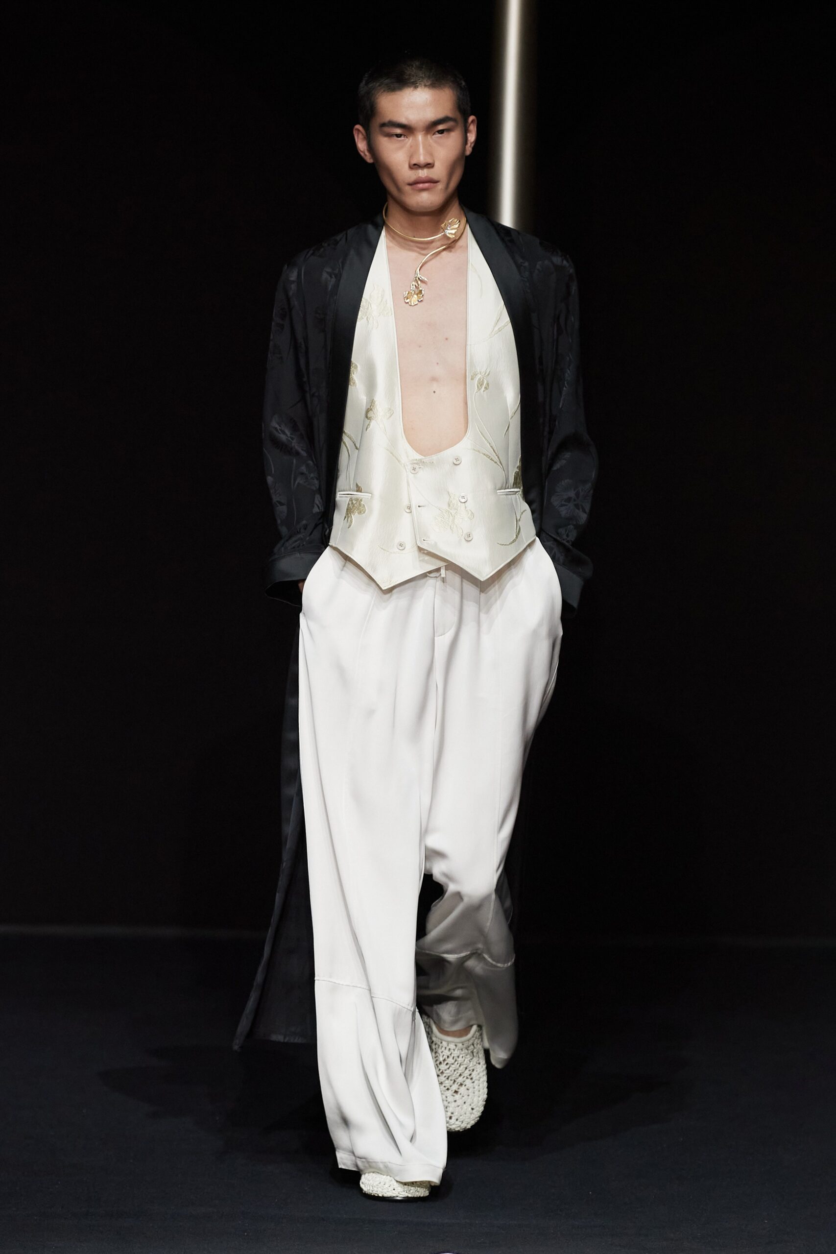 Emporio Armani S/S 24 Menswear Look 77