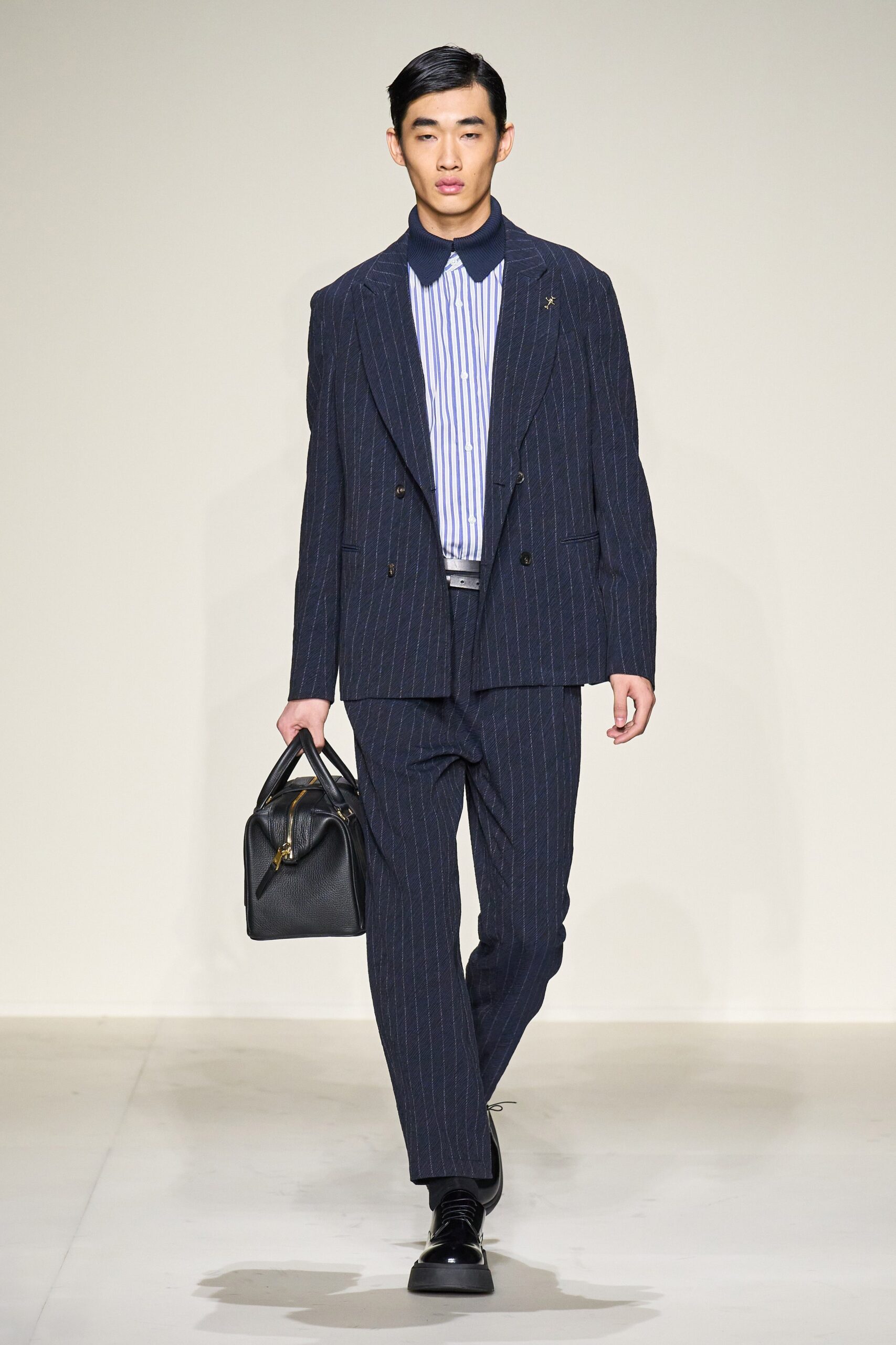 Emporio Armani F/W 23 Menswear Look 78