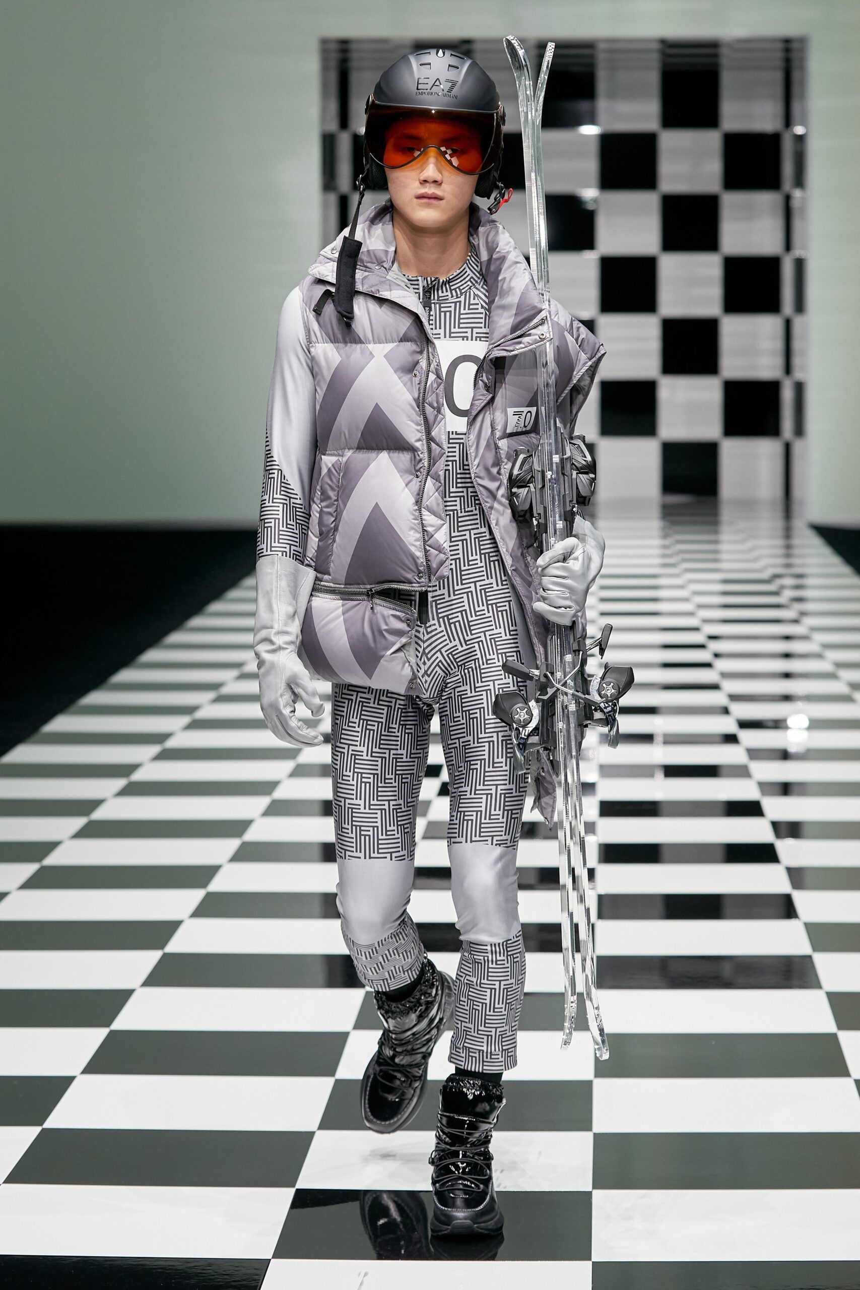 Emporio Armani F/W 22 Look 81