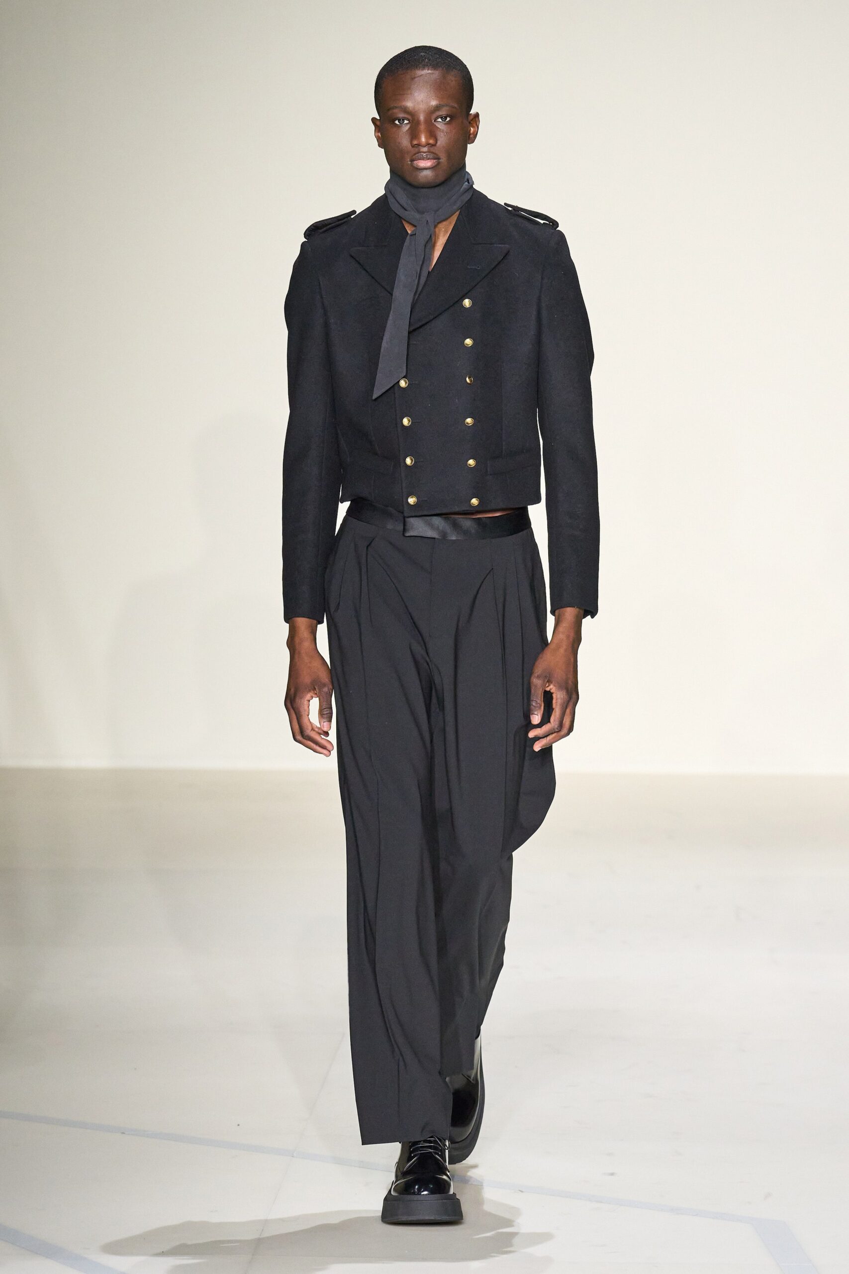 Emporio Armani F/W 23 Menswear Look 81