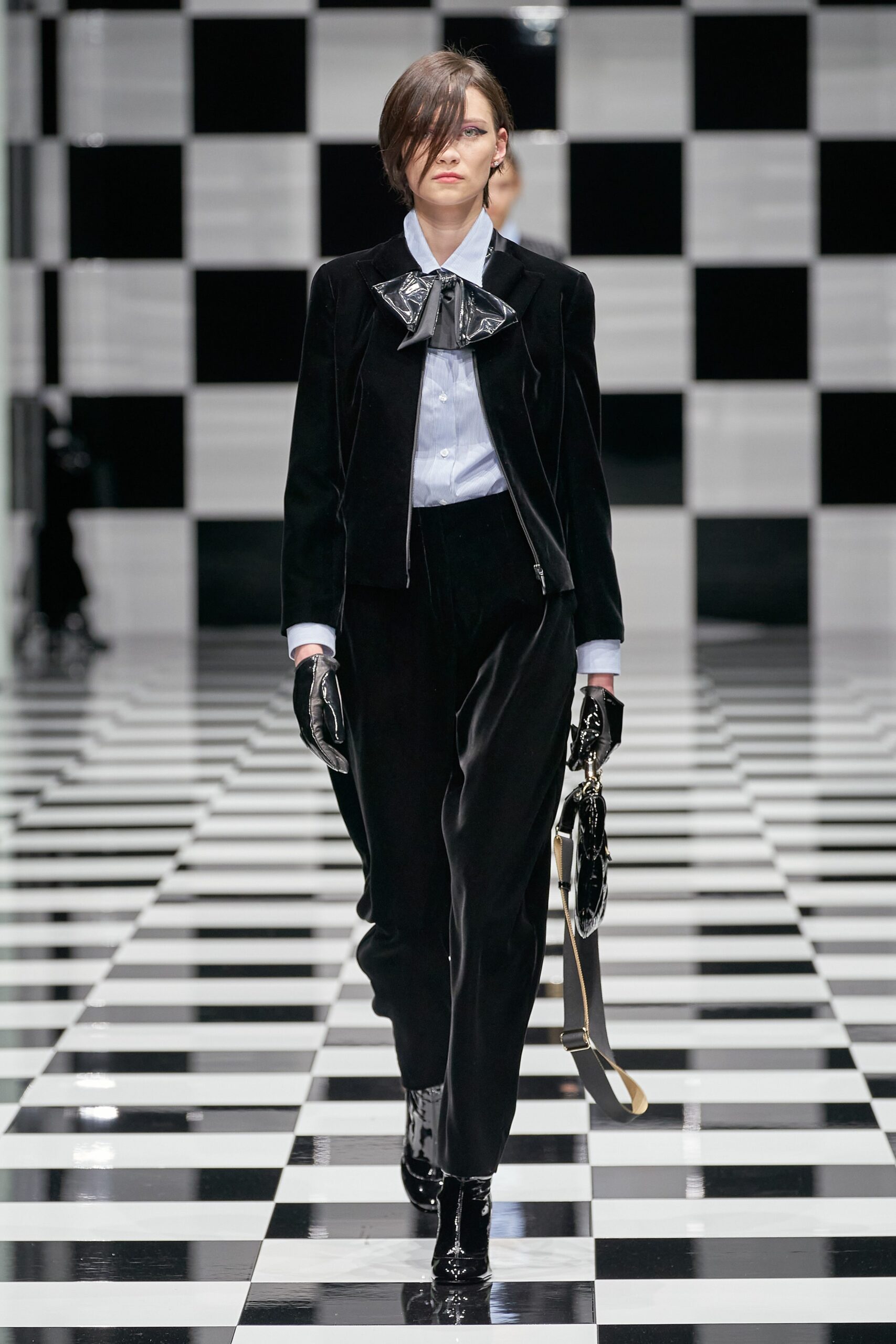 Emporio Armani F/W 22 Look 82