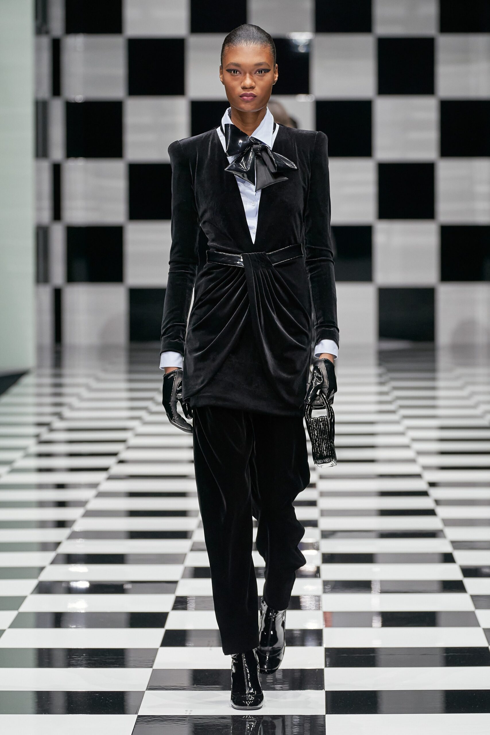 Emporio Armani F/W 22 Look 84