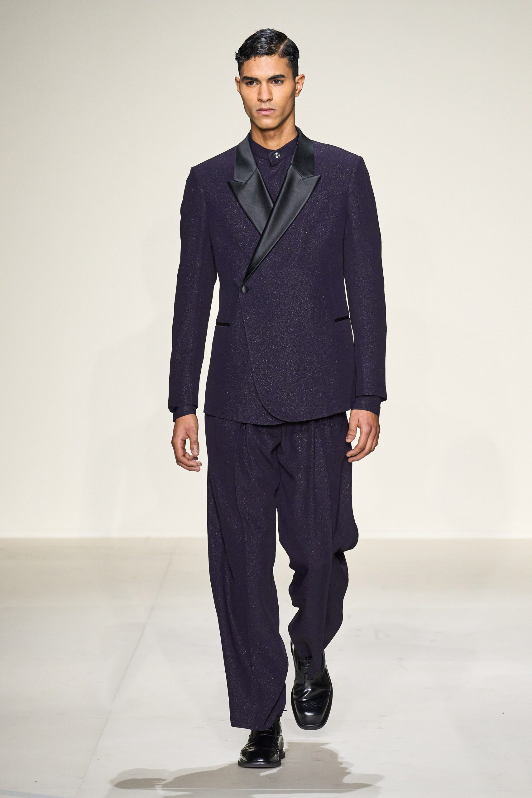 Emporio Armani F/W 23 Menswear Look 84