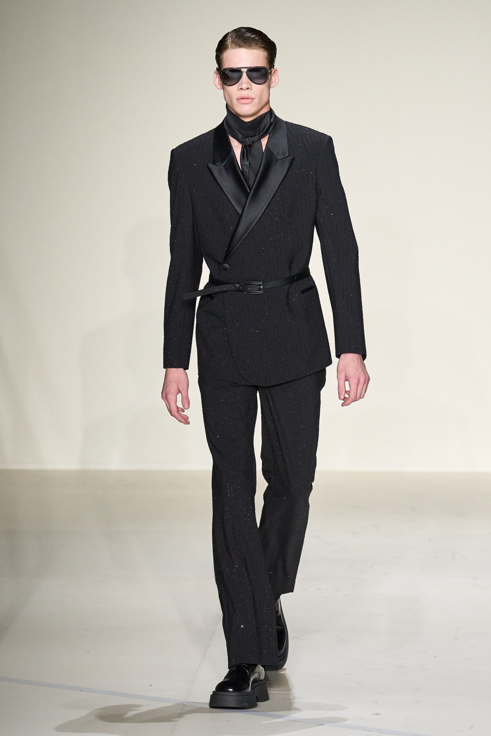 Emporio Armani F/W 23 Menswear Look 86