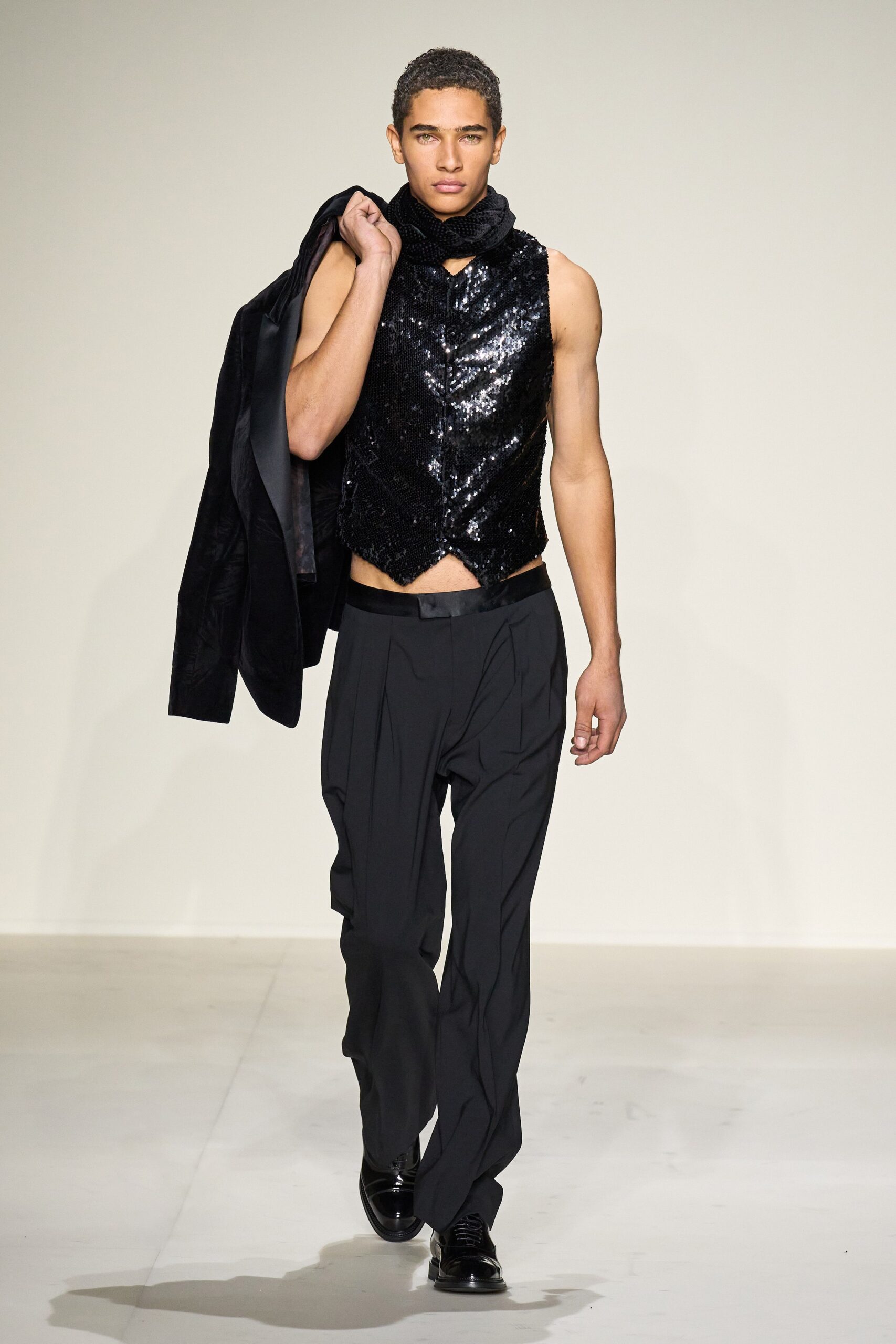 Emporio Armani F/W 23 Menswear Look 89
