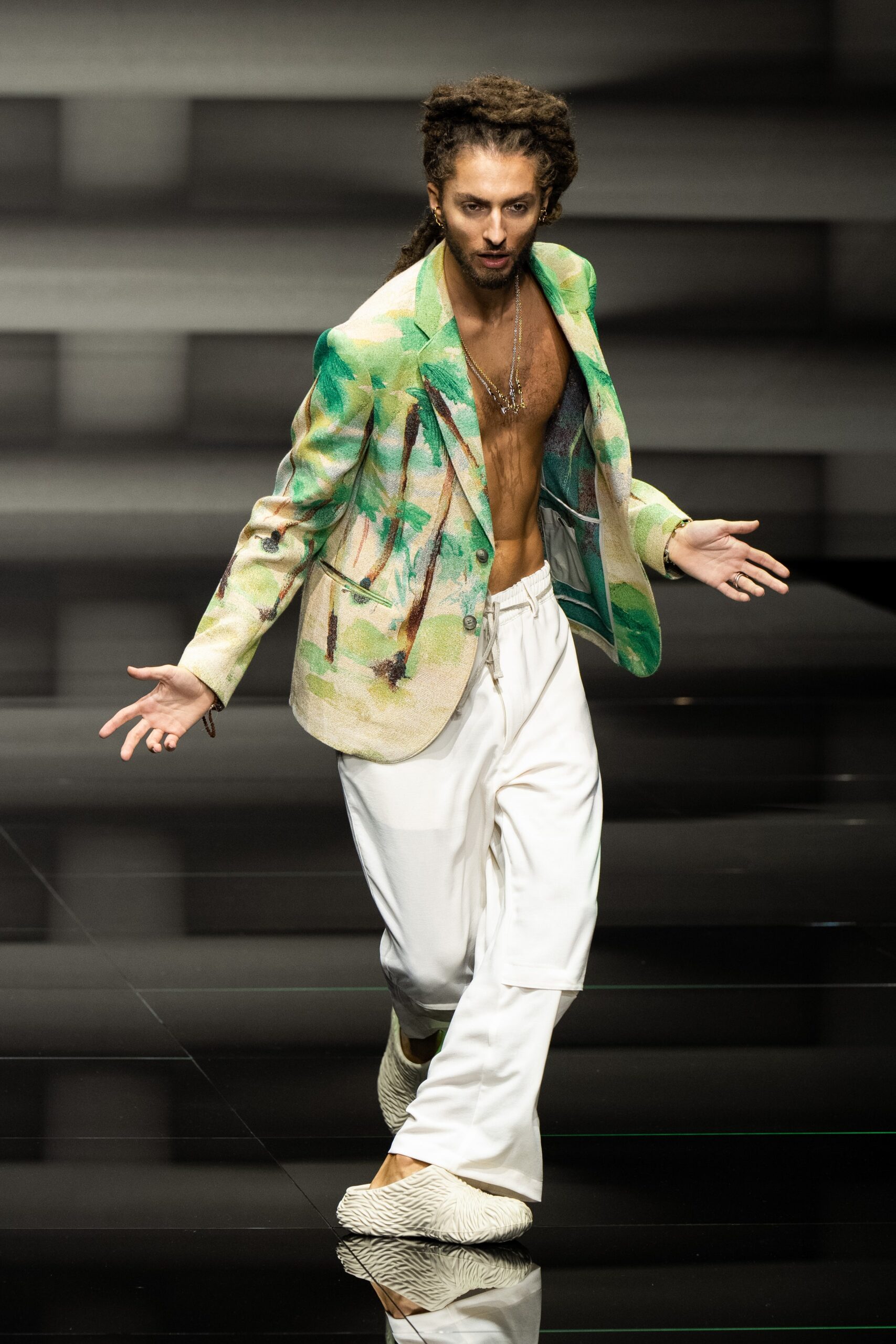 Emporio Armani S/S 23 Menswear Look 93