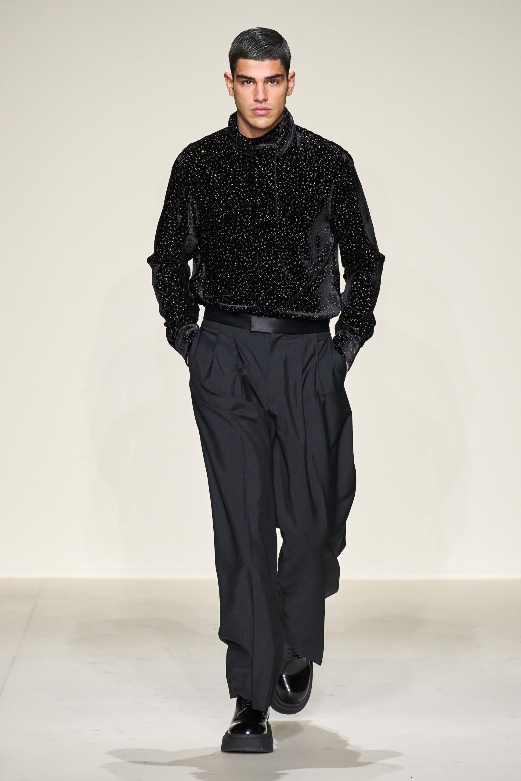 Emporio Armani F/W 23 Menswear Look 96