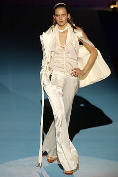 Emanuel Ungaro S/S 04 Look 25