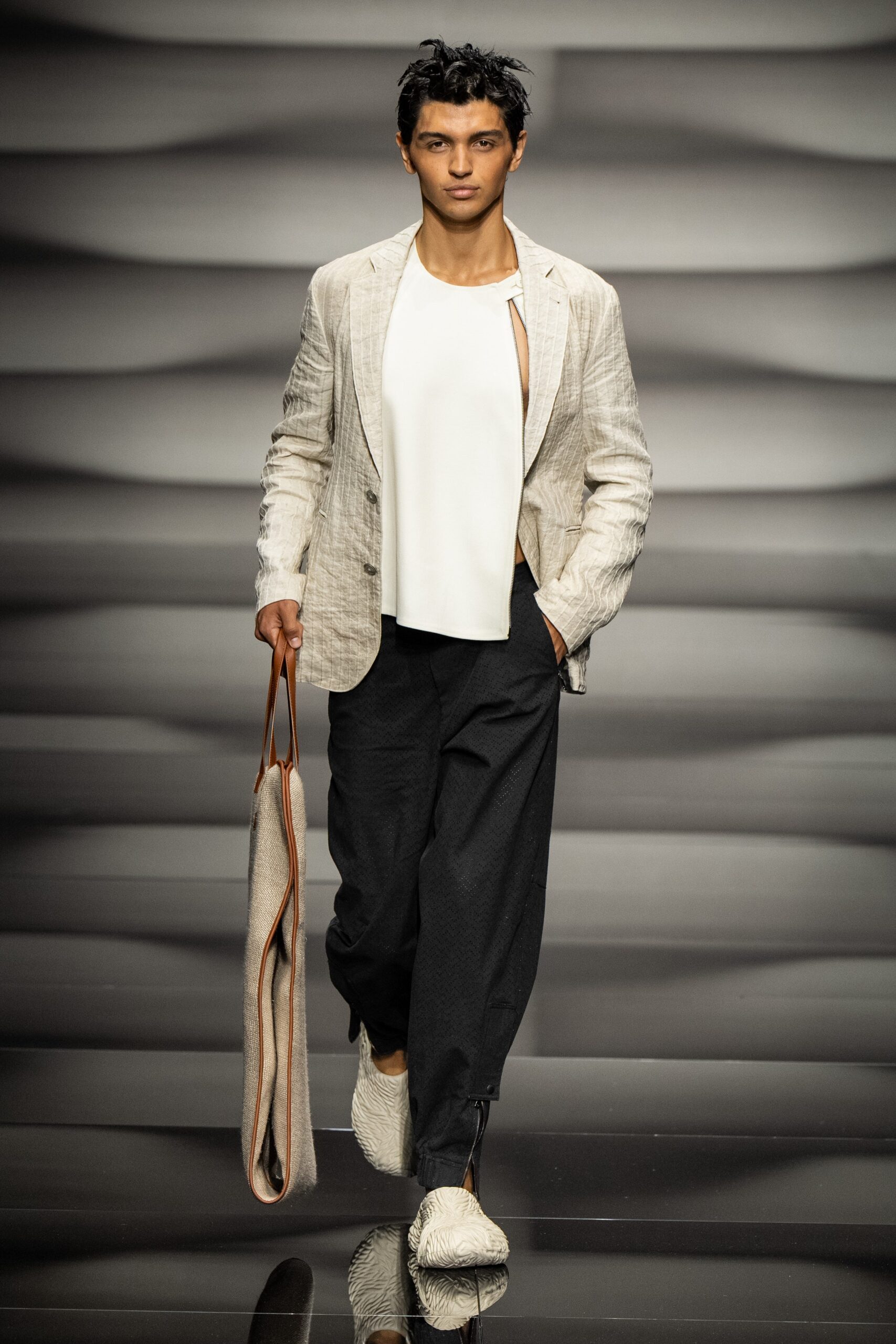 Emporio Armani S/S 23 Menswear Look 52