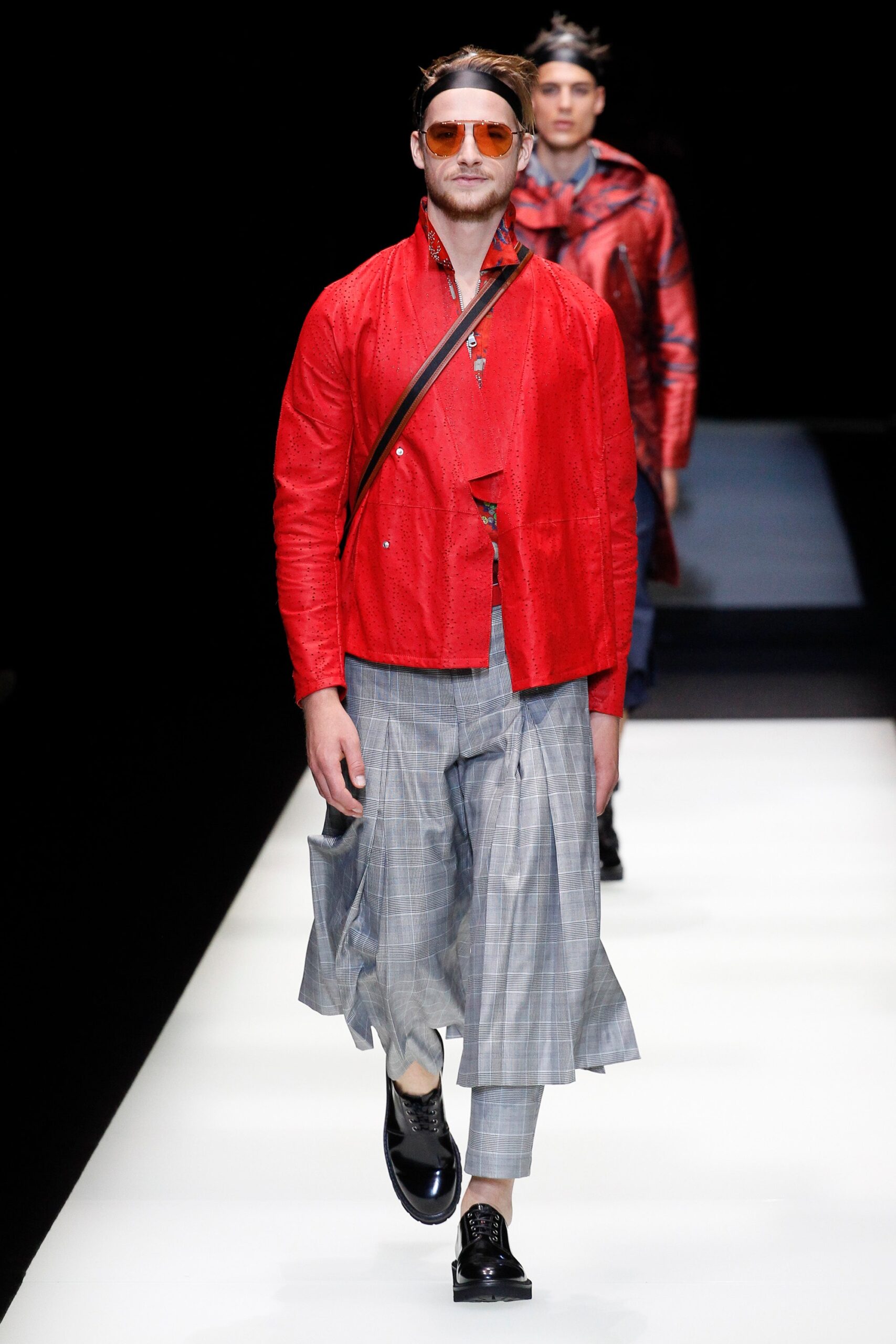 Emporio Armani S/S 18 Menswear Look 1