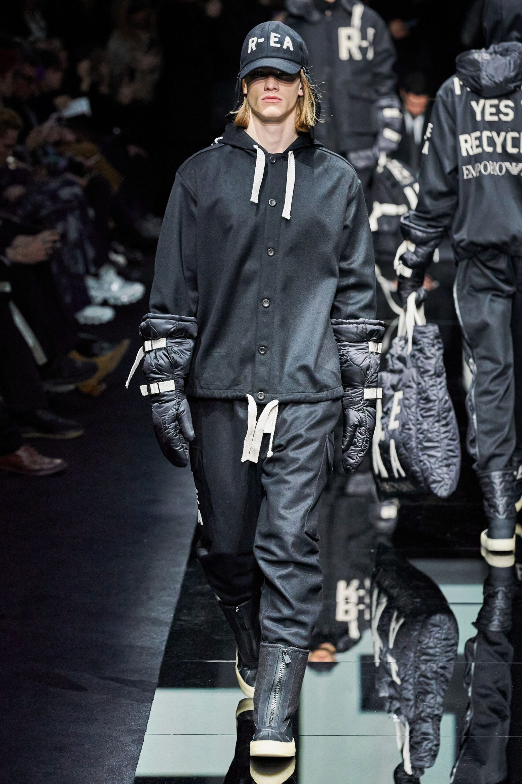 Emporio Armani F/W 20 Menswear Look 50
