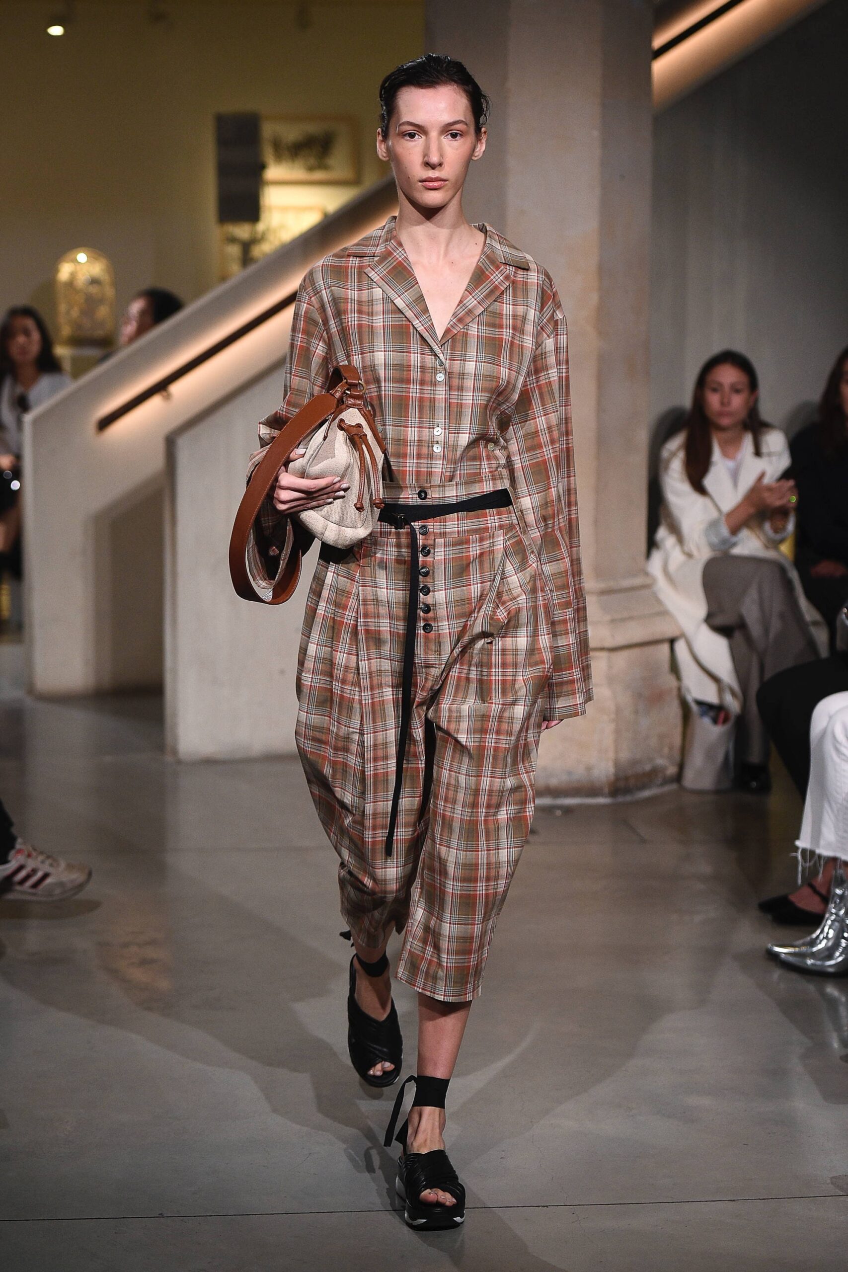 Eudon Choi S/S 19 Look 17