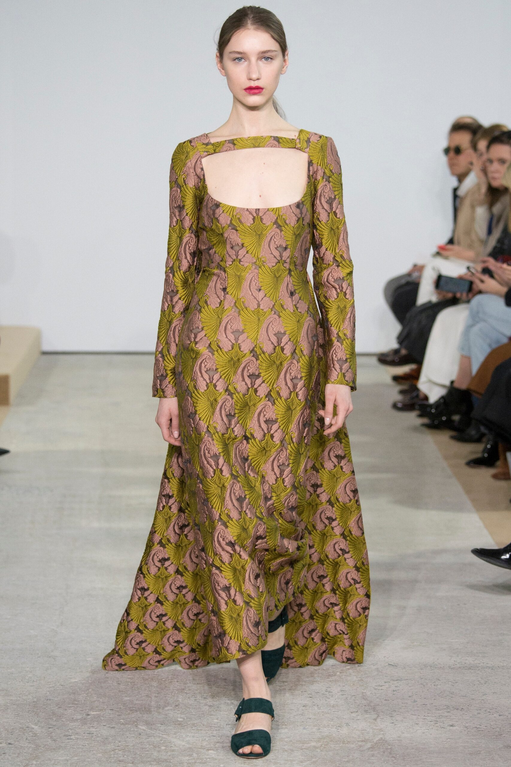 Emilia Wickstead F/W 16 Look 17