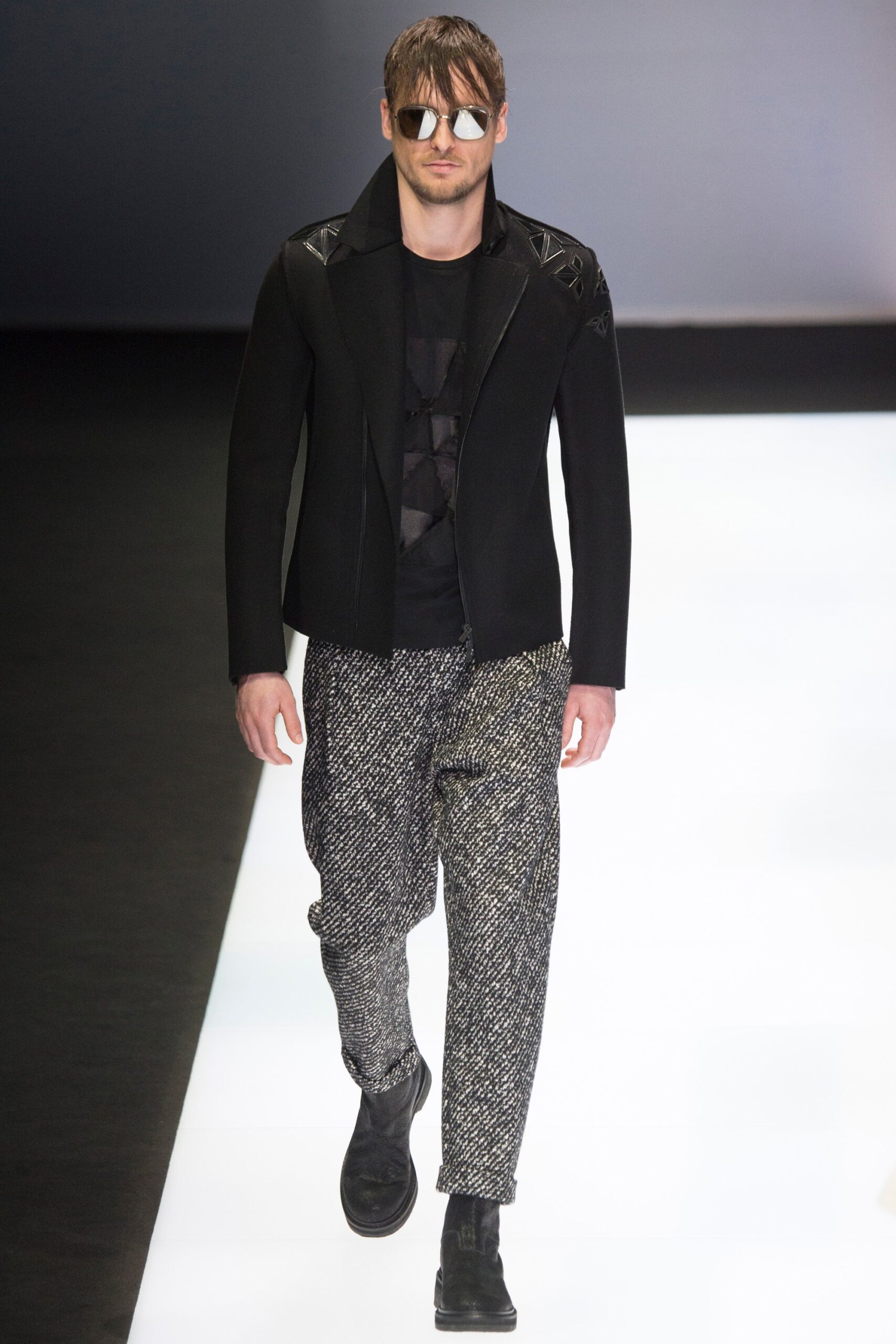 Emporio Armani F/W 16 Look 2