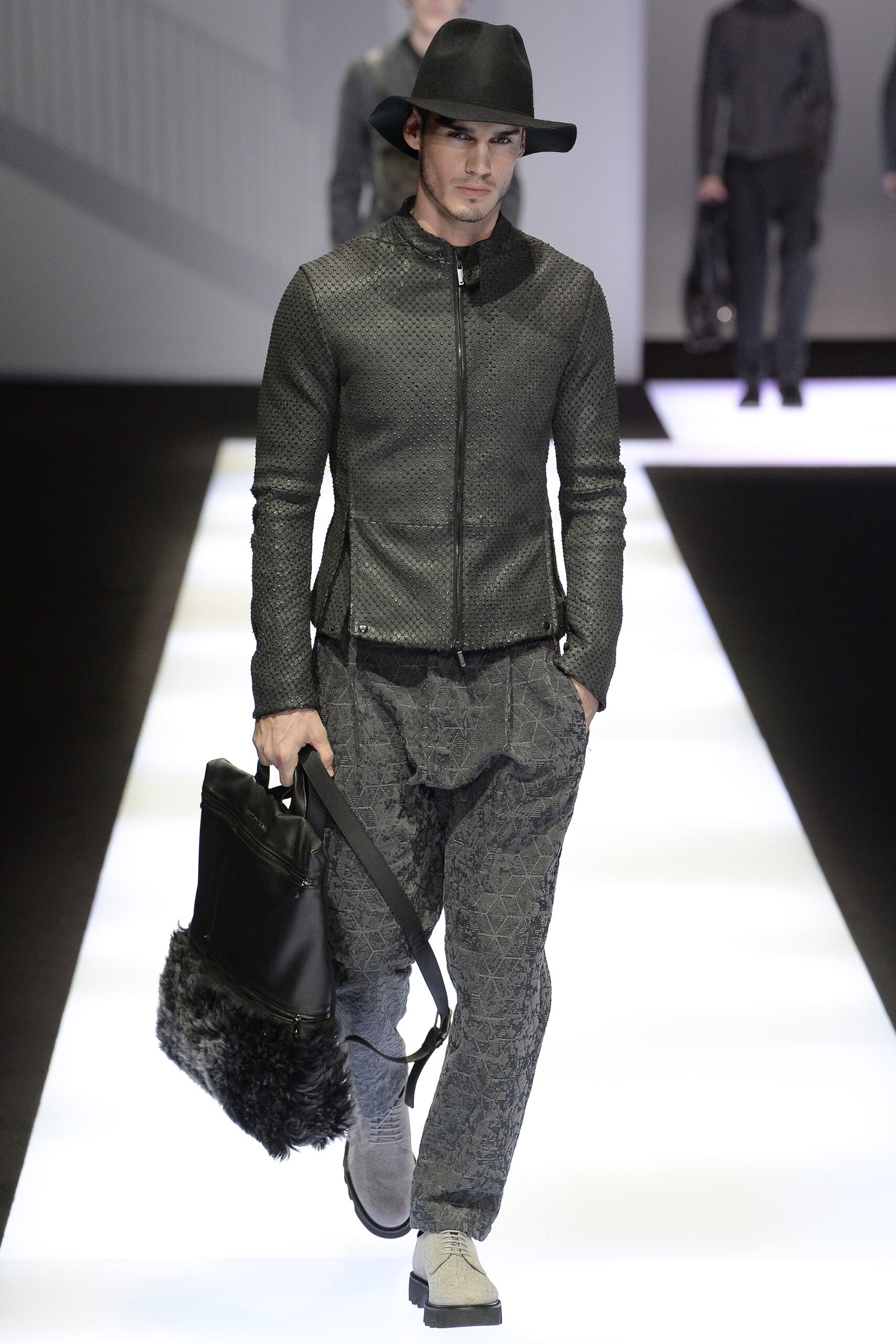 Emporio Armani F/W 17 Menswear Look 17