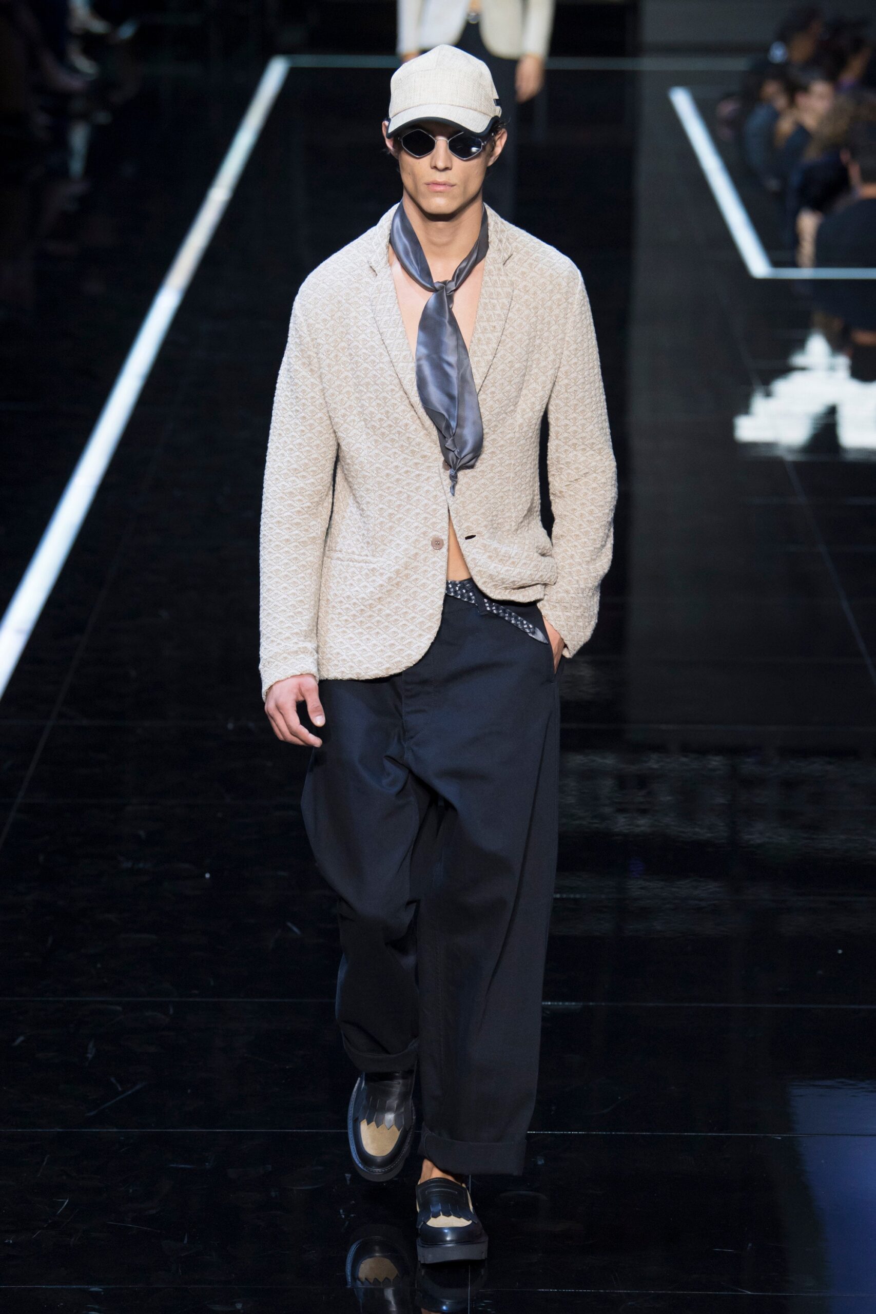 Emporio Armani S/S 19 Menswear Look 23