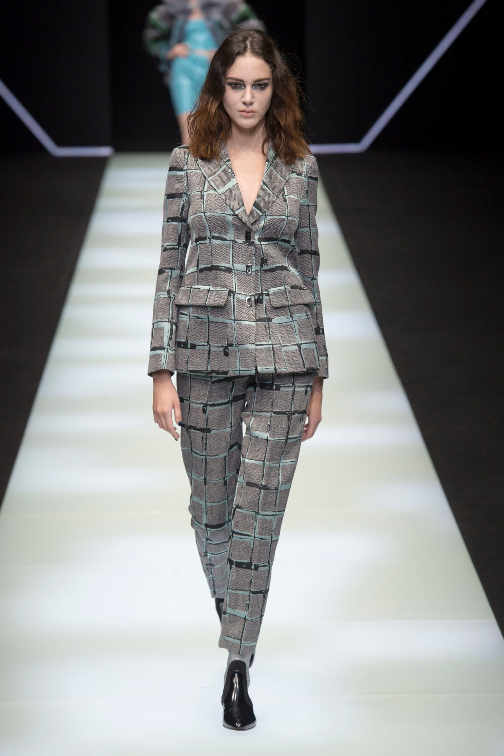 Emporio Armani F/W 18 Look 33