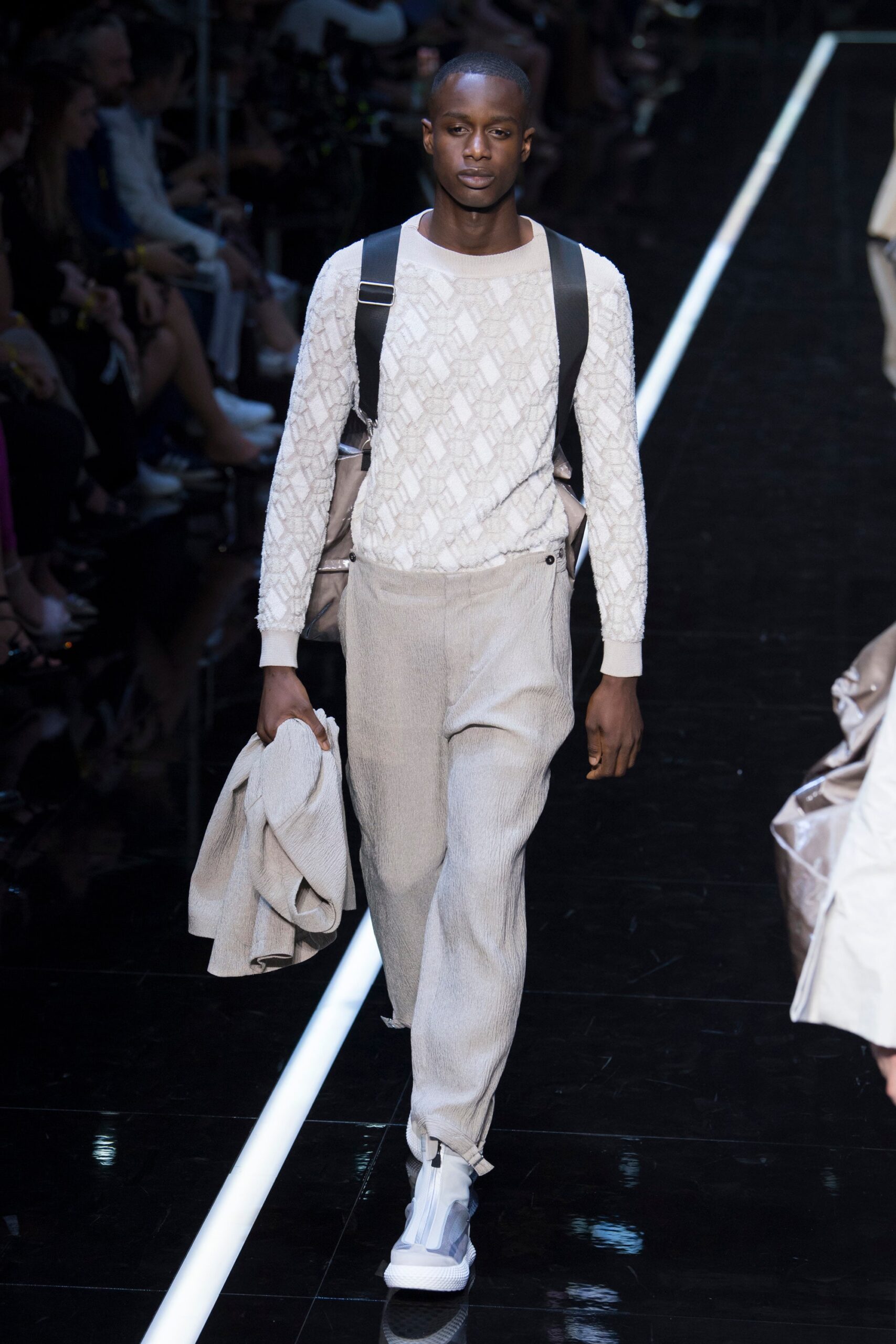 Emporio Armani S/S 19 Menswear Look 37