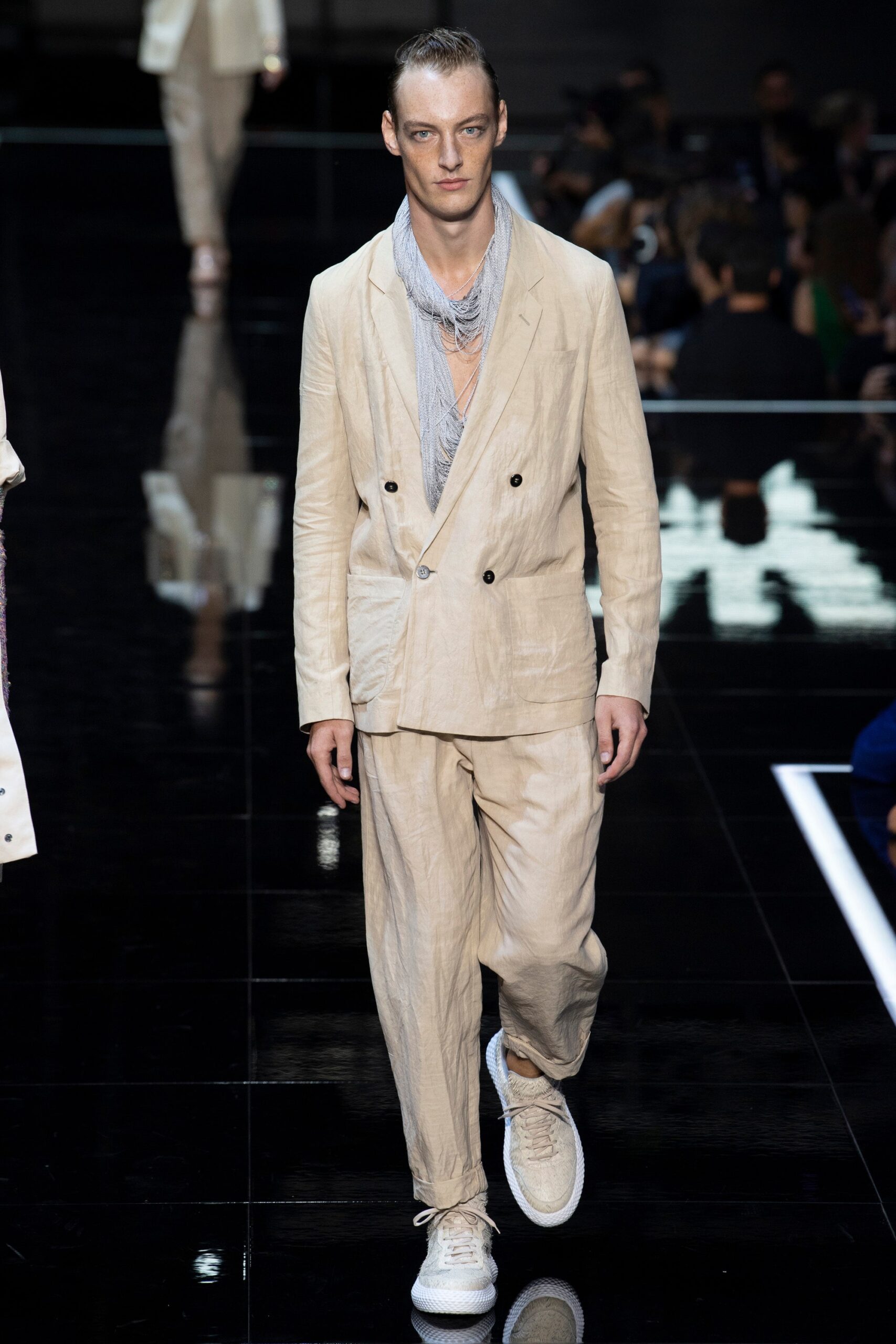 Emporio Armani S/S 19 Menswear Look 54
