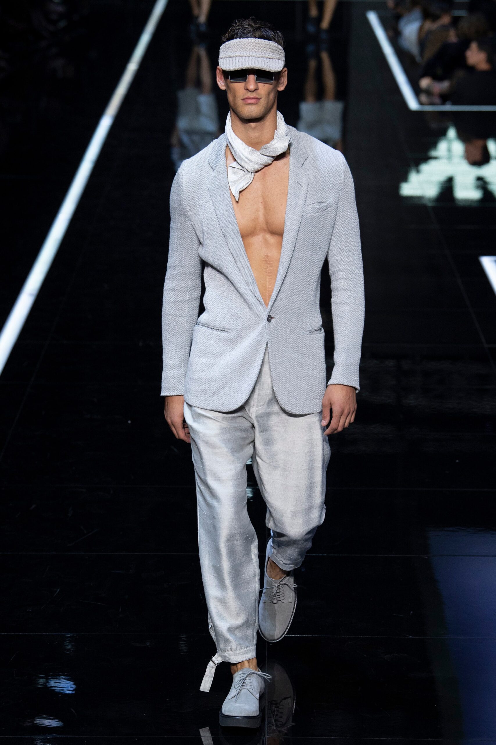 Emporio Armani S/S 19 Menswear Look 75