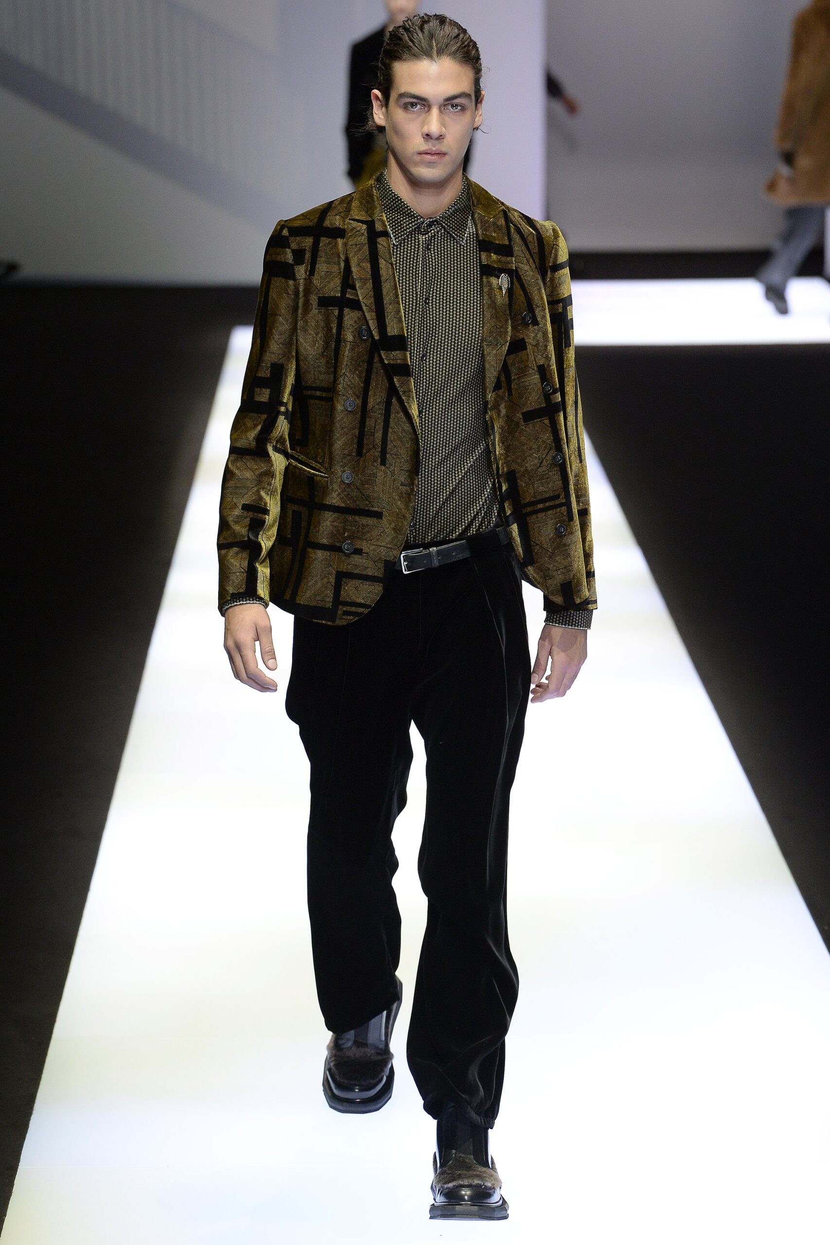 Emporio Armani F/W 17 Menswear Look 48