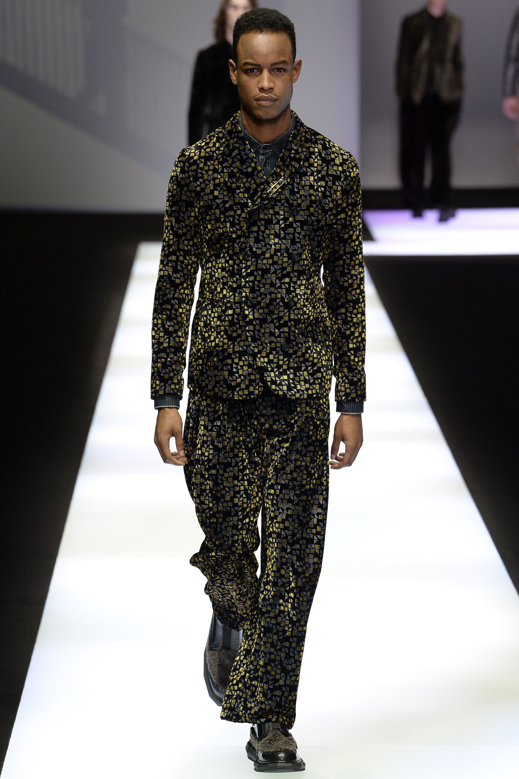Emporio Armani F/W 17 Menswear Look 50