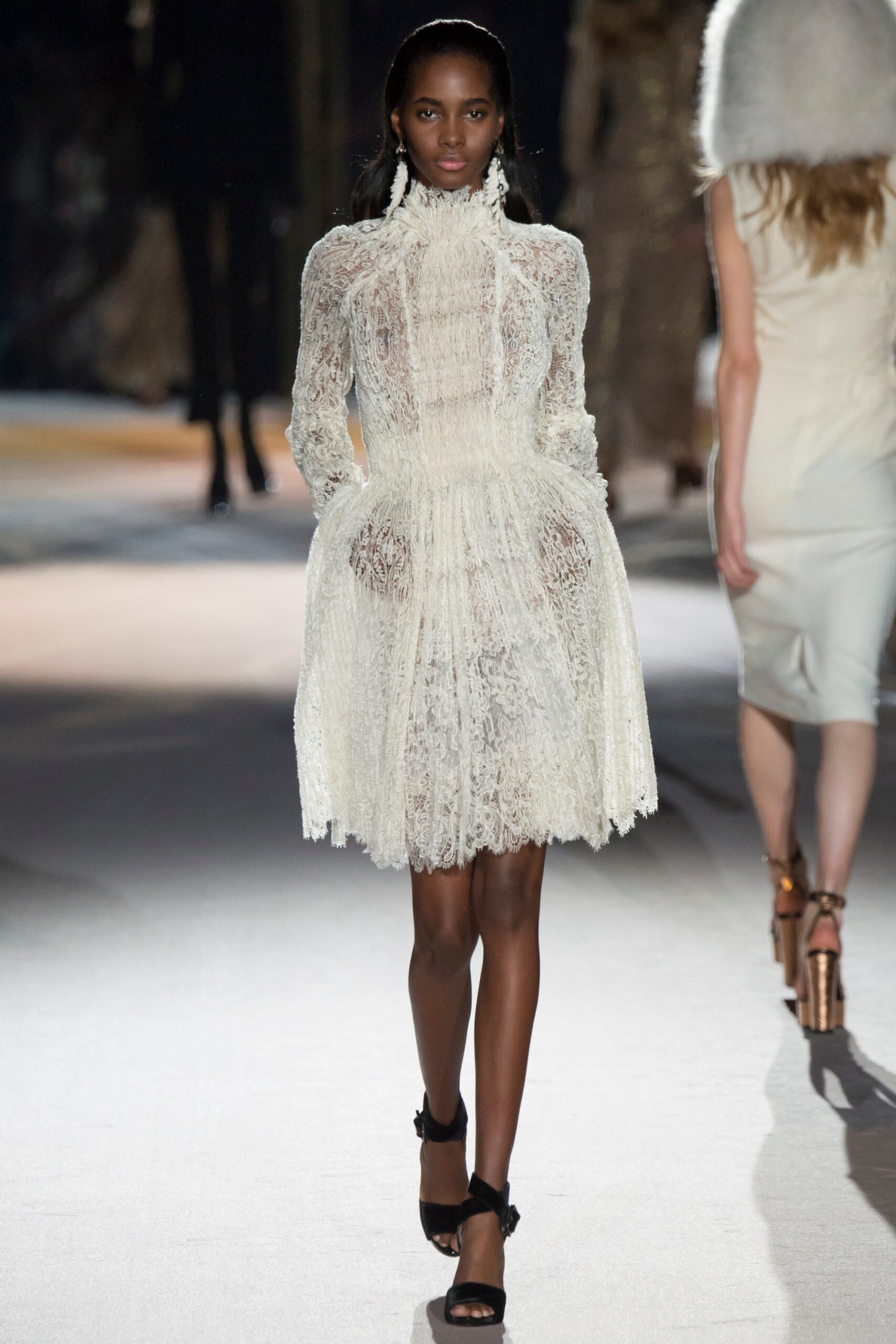 Ermanno Scervino F/W 16 Look 30