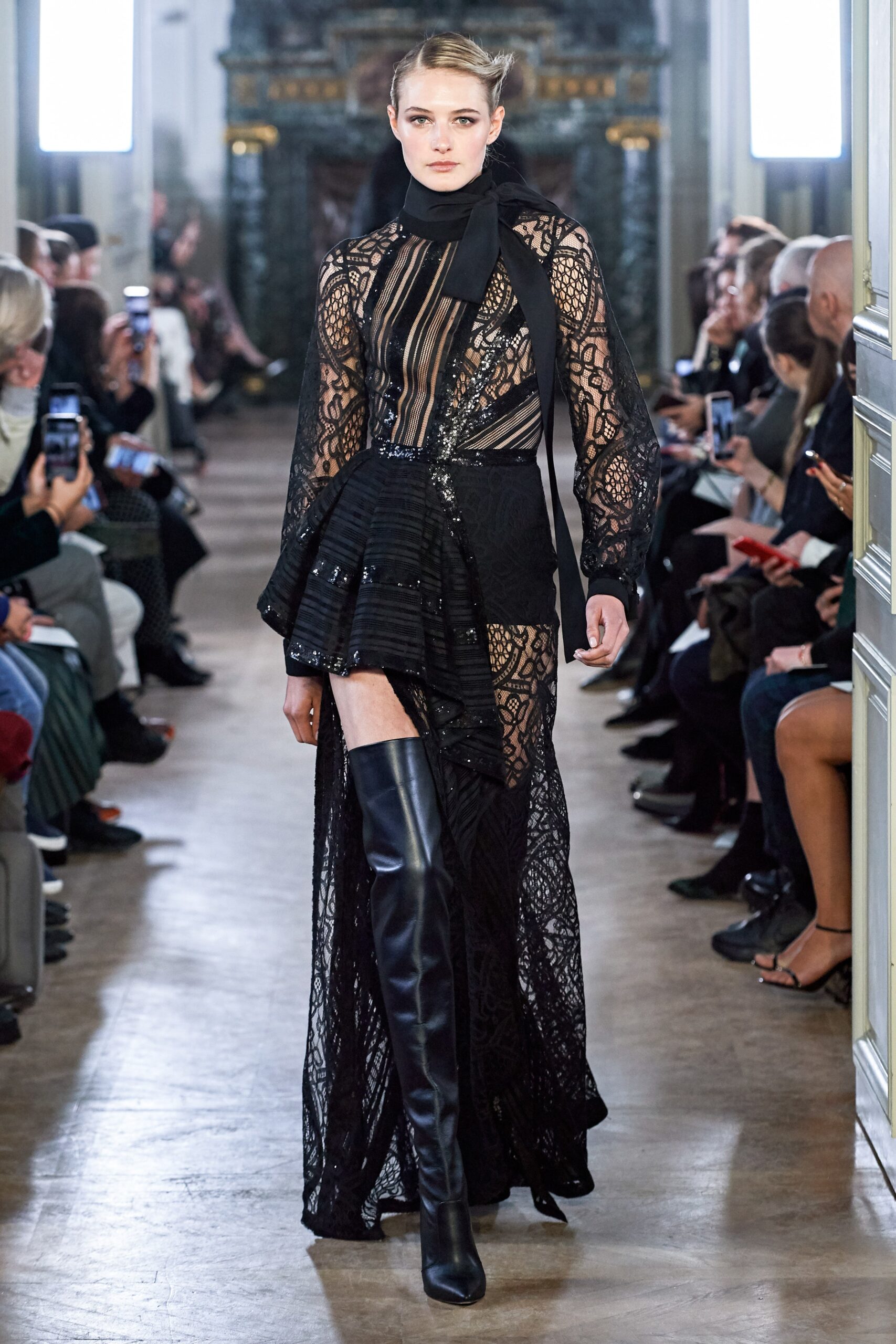 Elie Saab F/W 19 Look 28