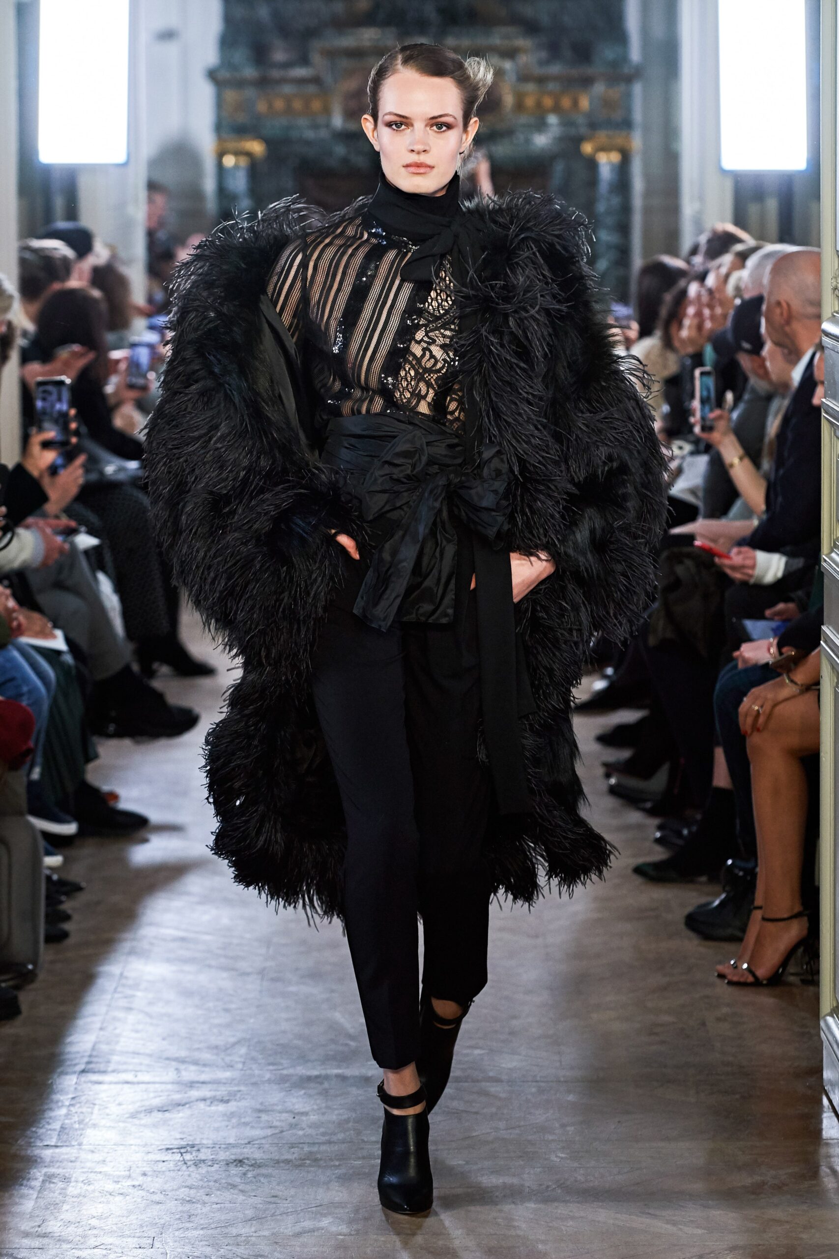 Elie Saab F/W 19 Look 38