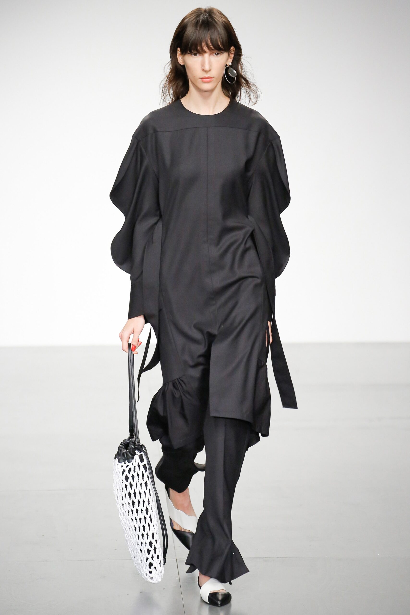 Eudon Choi S/S 18 Look 1