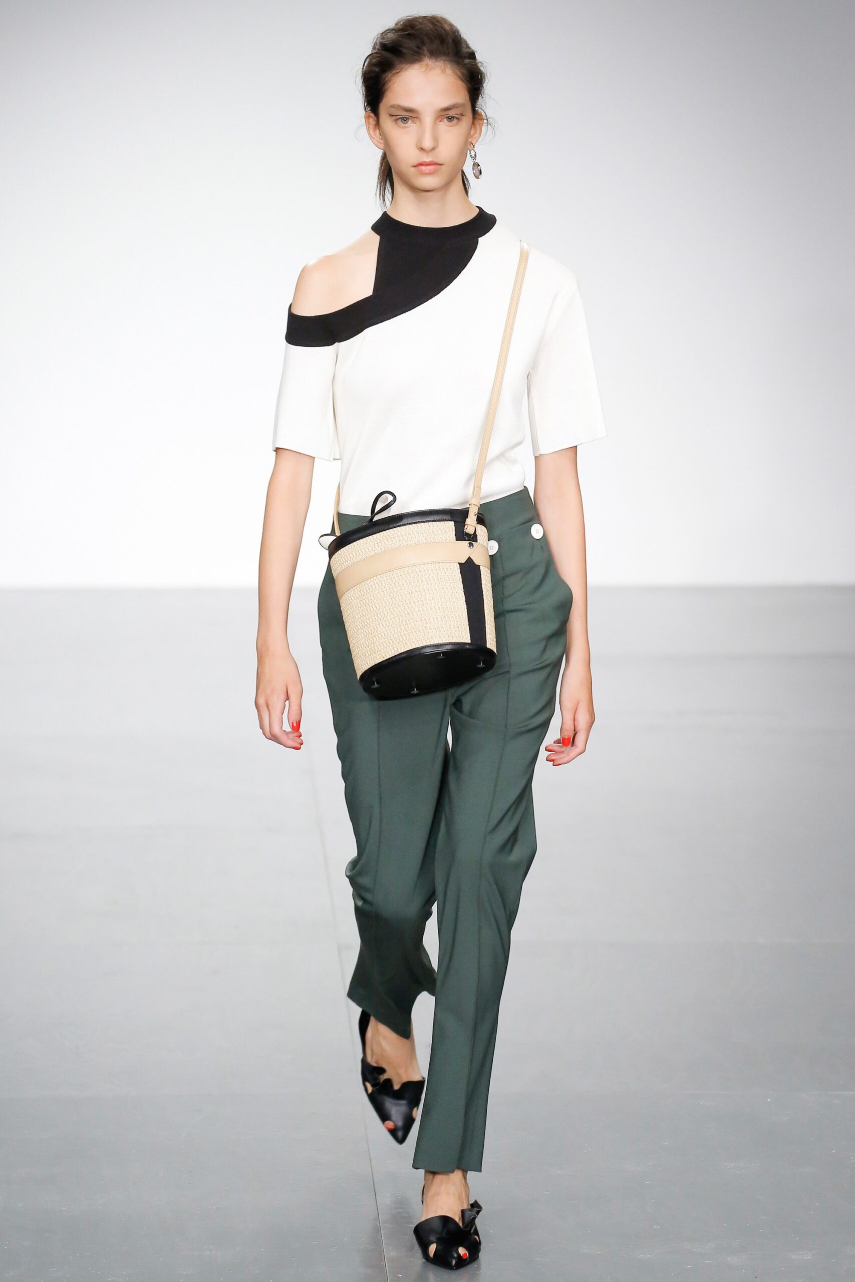 Eudon Choi S/S 18 Look 2