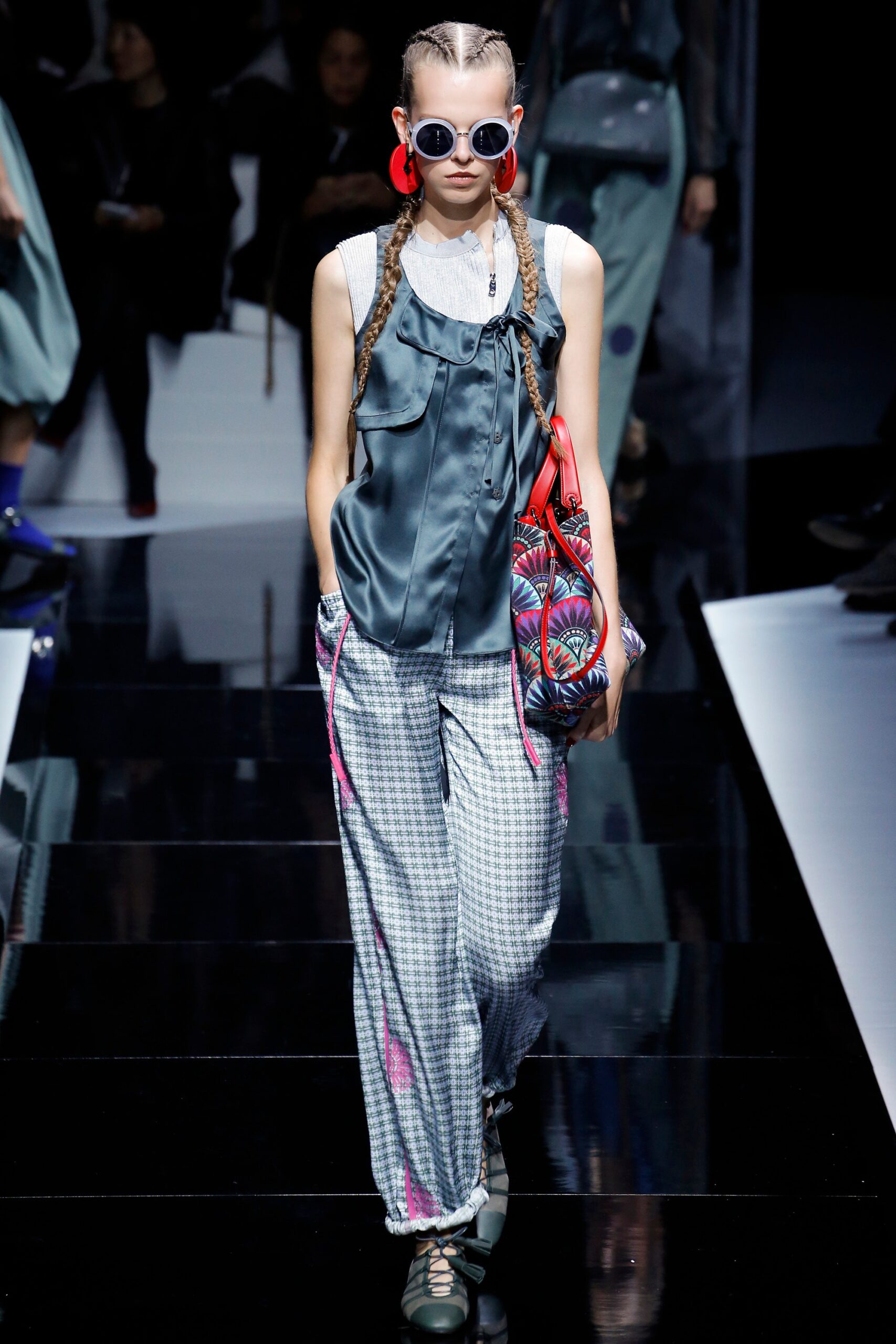 Emporio Armani S/S 17 Look 32