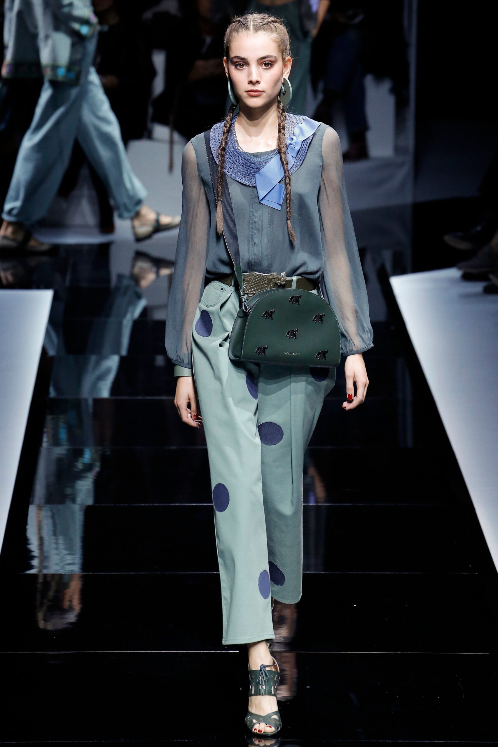 Emporio Armani S/S 17 Look 33
