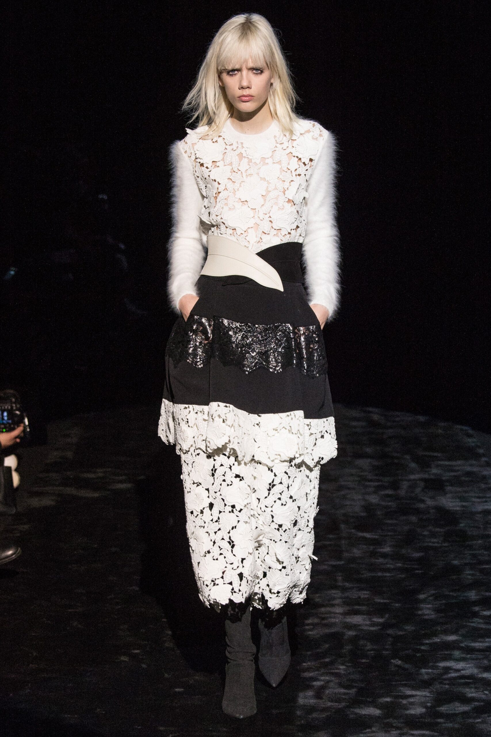 Emanuel Ungaro F/W 16 Look 11