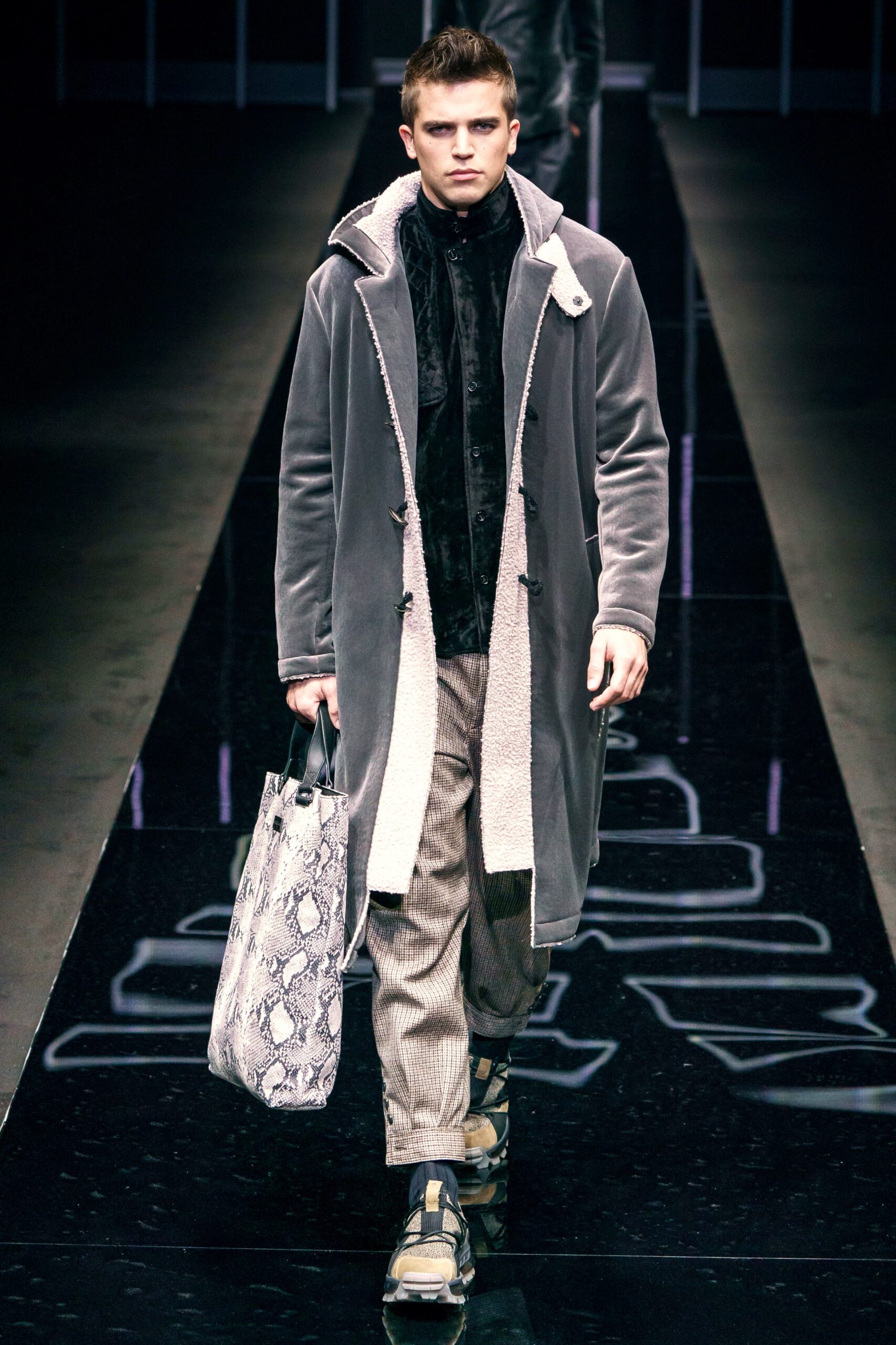 Emporio Armani F/W 19 Menswear Look 21