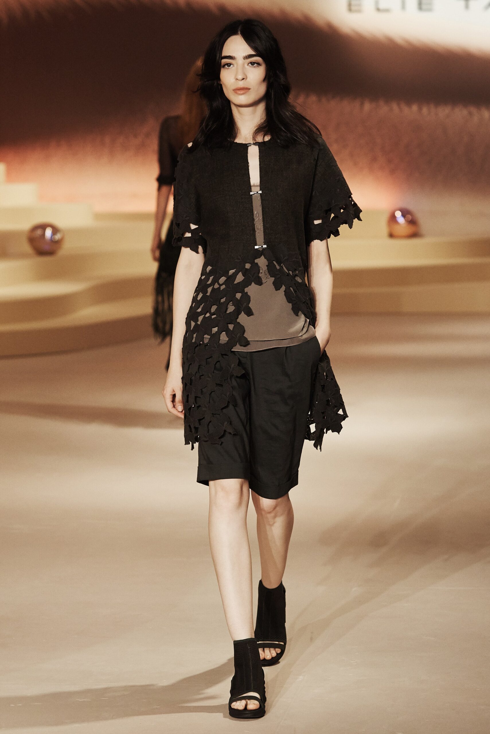 Elie Tahari S/S 16 Look 19