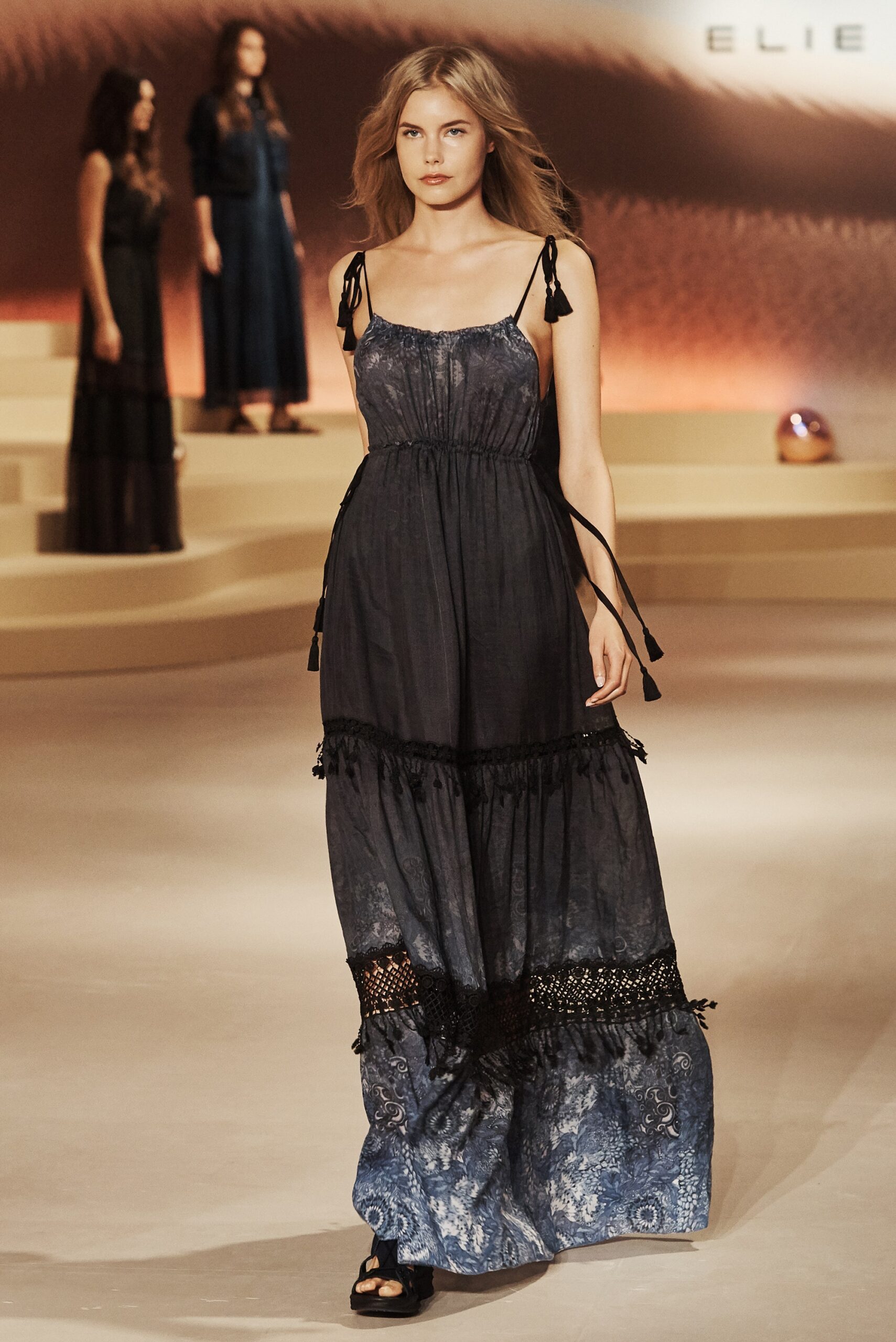 Elie Tahari S/S 16 Look 25