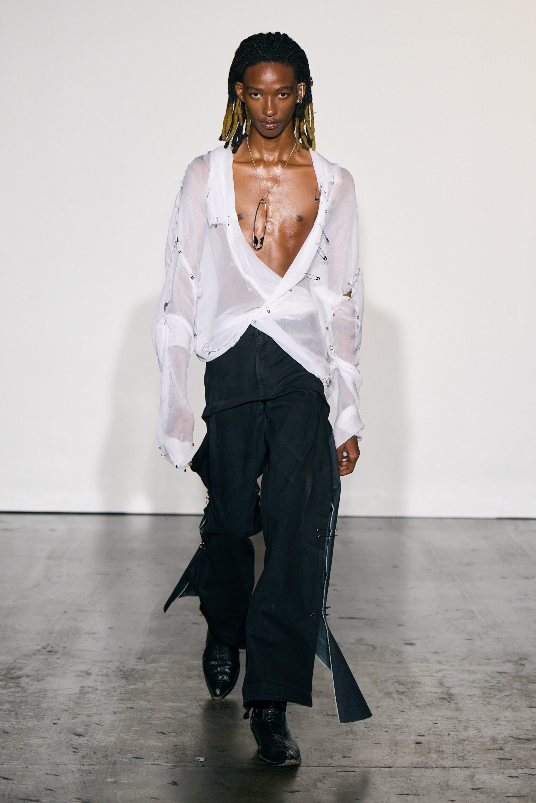 Fashion East F/W 22 Look 1
