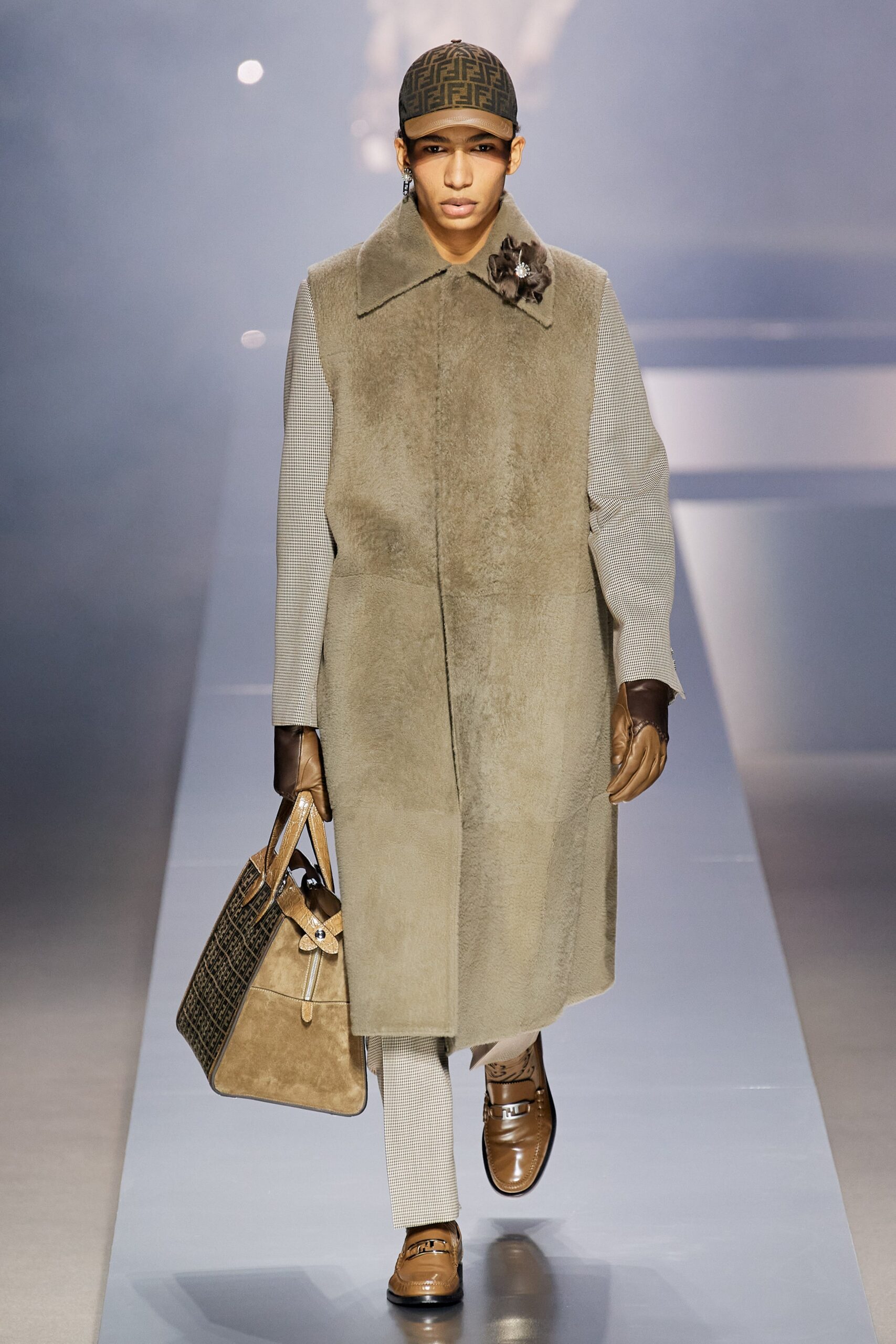Fendi F/W 22 Menswear Look 1