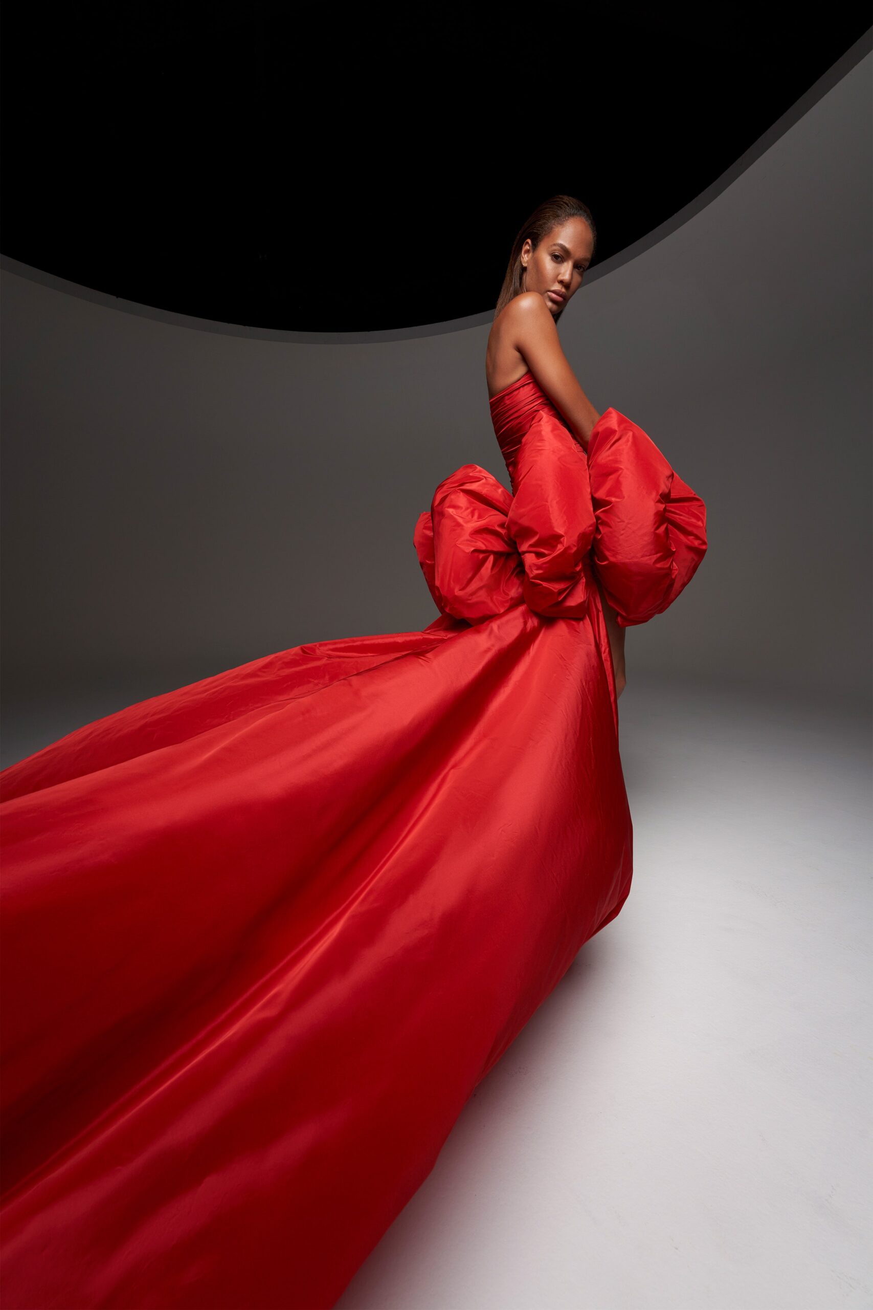 Giambattista Valli F/W 20 Couture Look 1