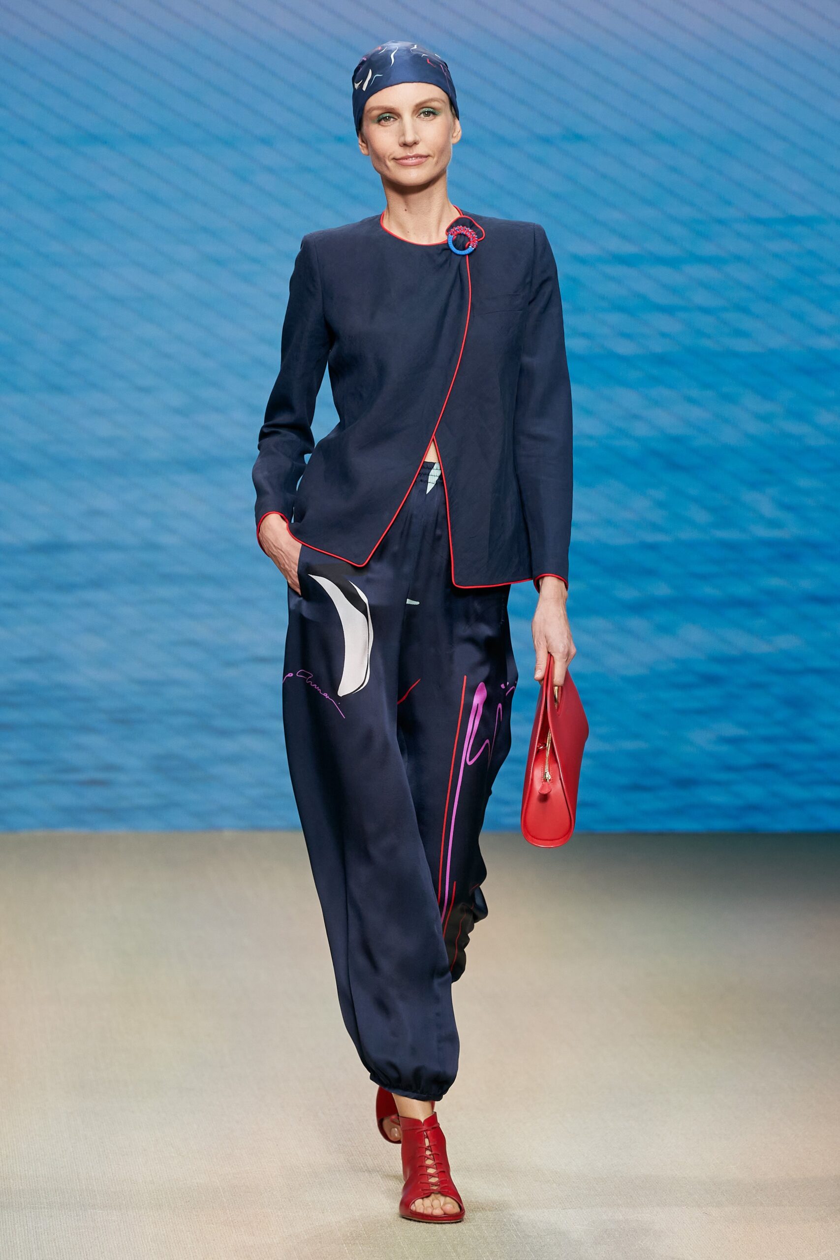 Giorgio Armani S/S 22 Look 1