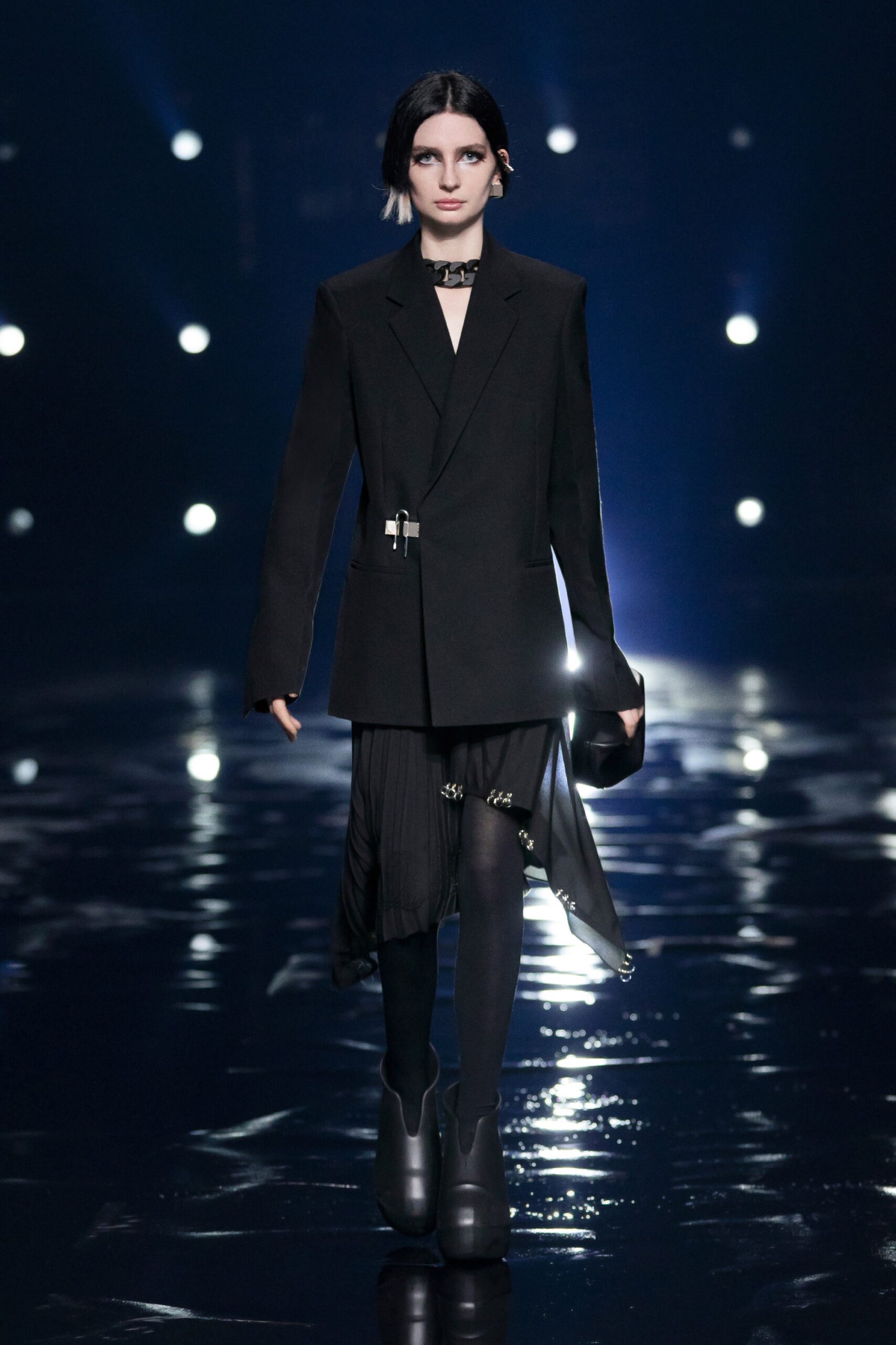 Givenchy F/W 21 Look 1
