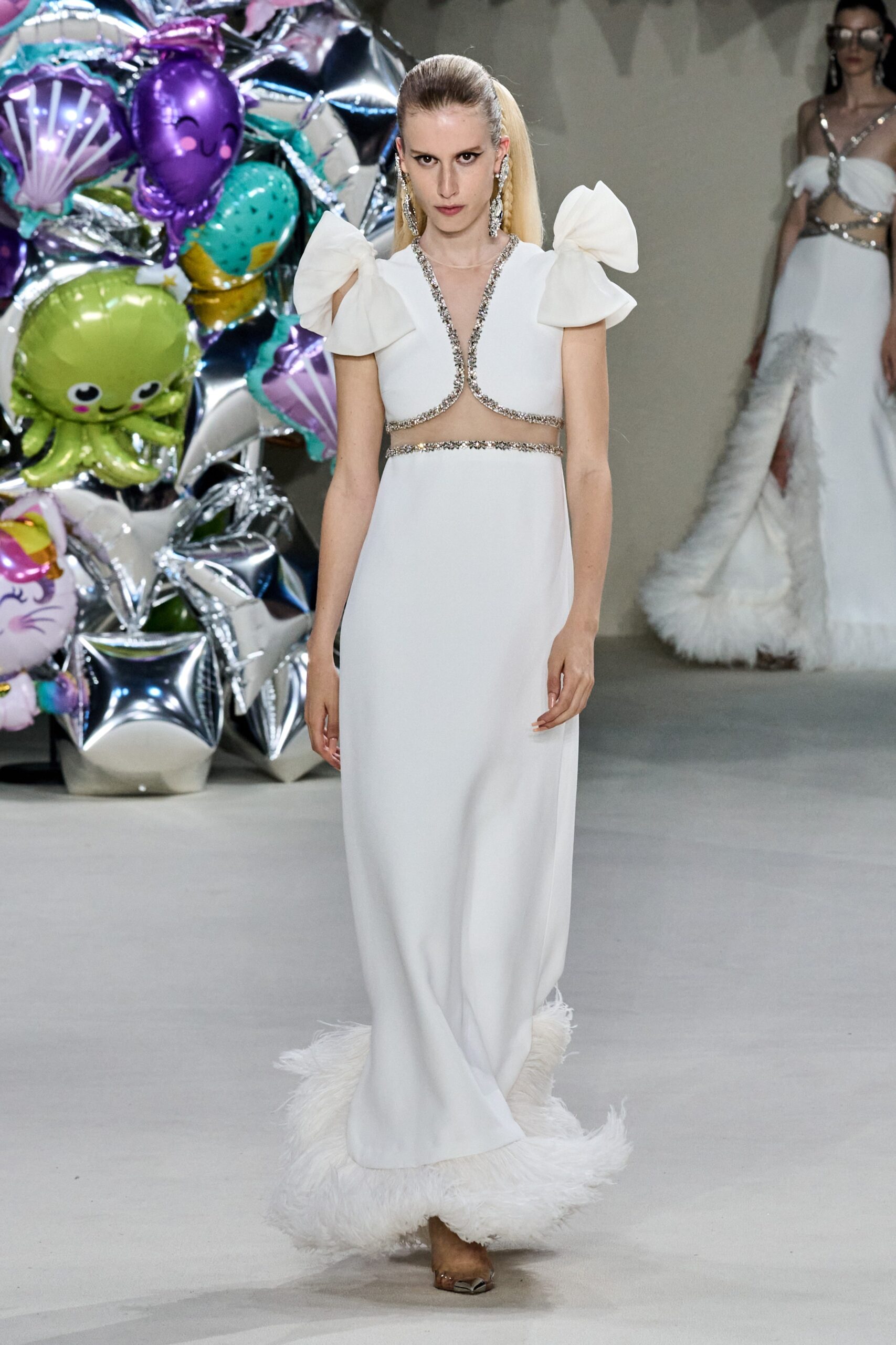 Giambattista Valli F/W 22 Couture Look 1