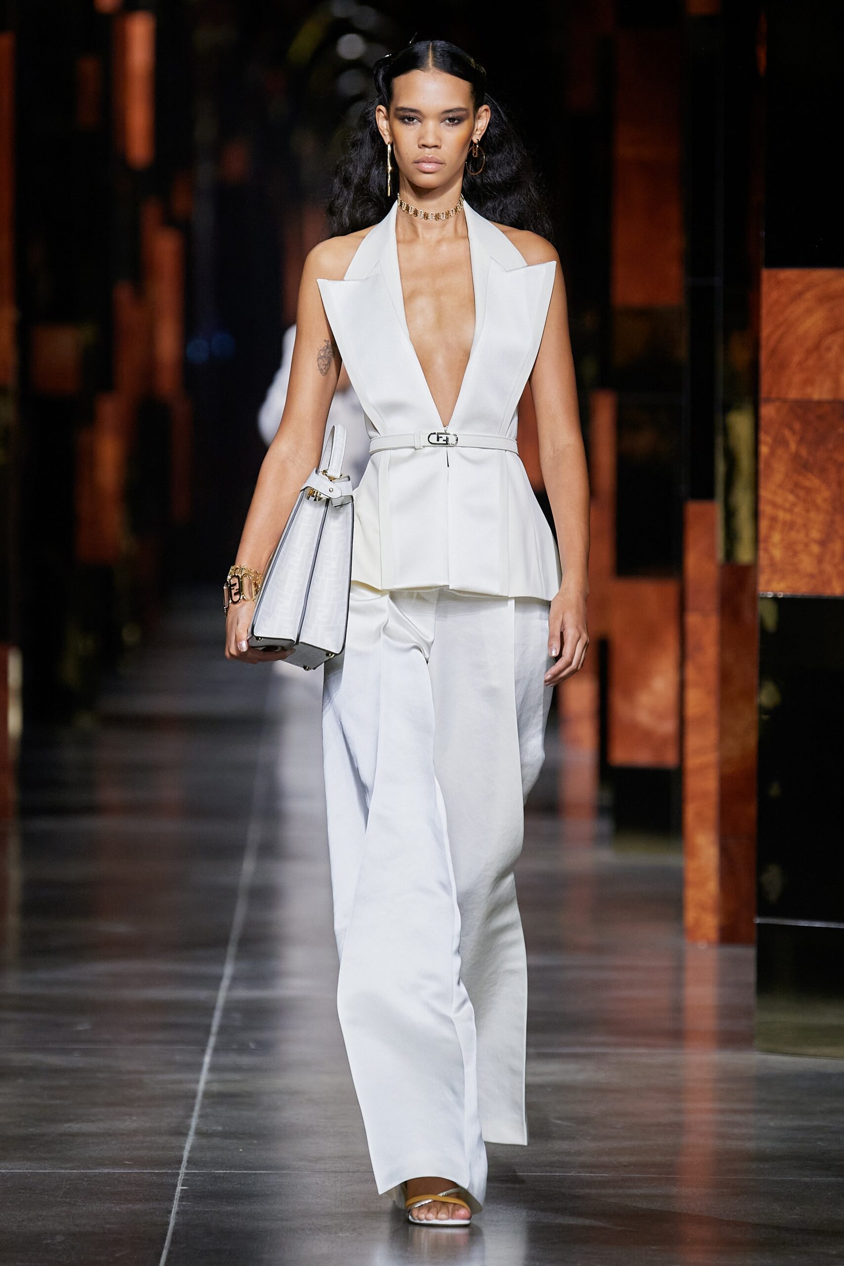 Fendi S/S 22 Look 2
