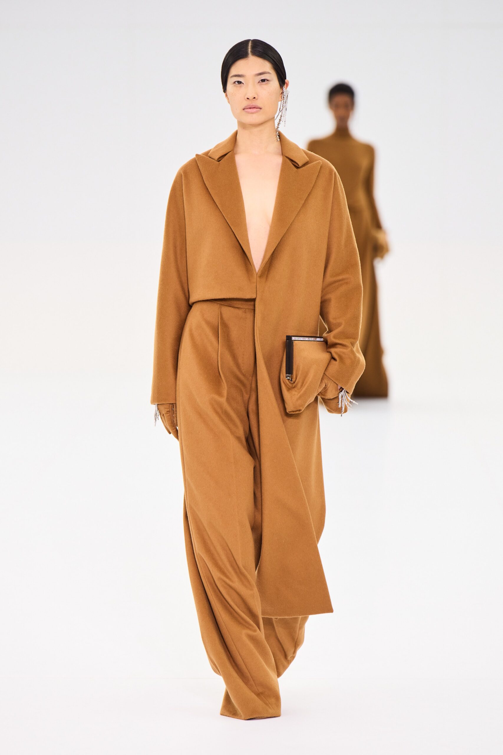 Fendi F/W 22 Couture Look 2