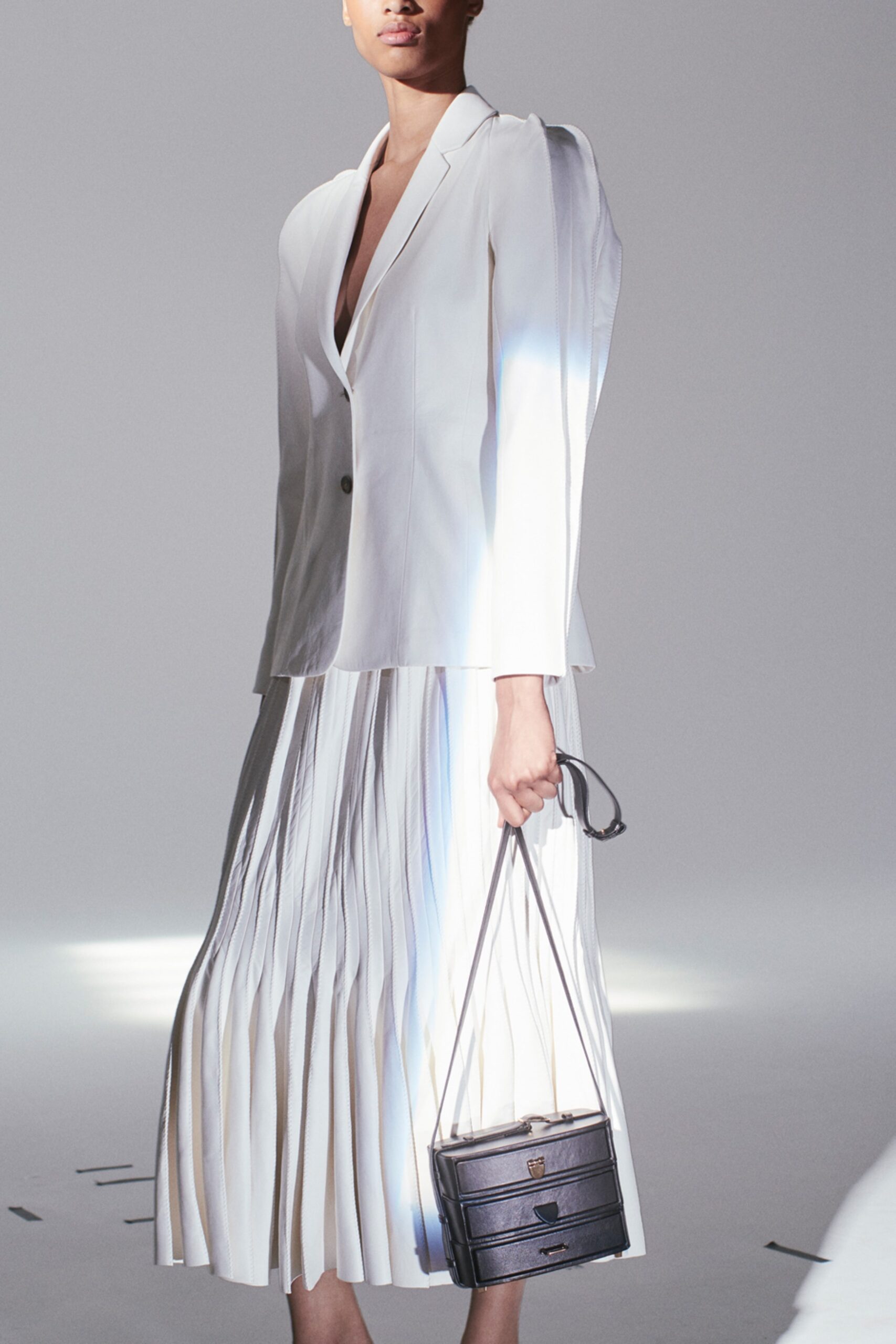 Gabriela Hearst Resort 19 Look 2