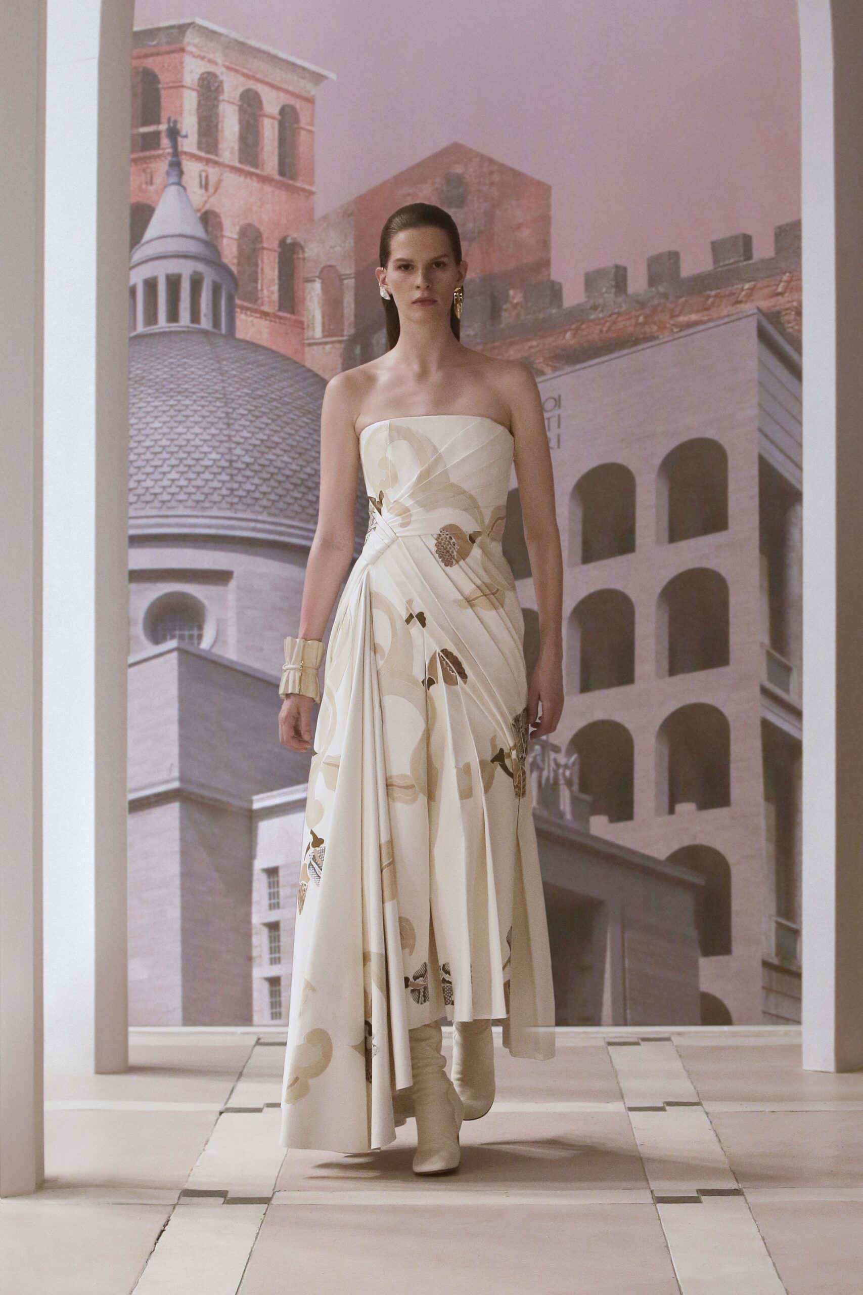 Fendi F/W 21 Couture Look 3