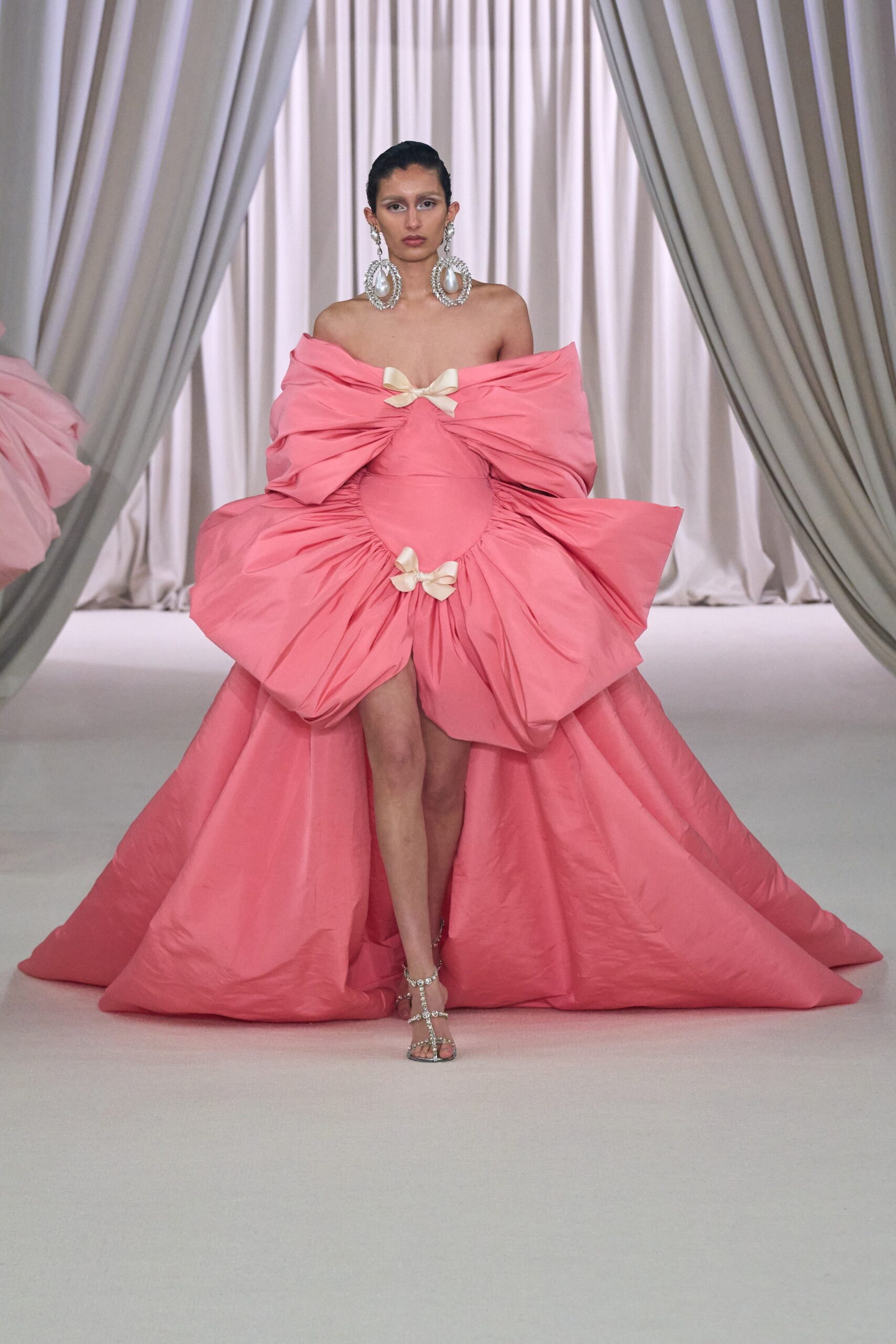 Giambattista Valli S/S 23 Couture Look 3